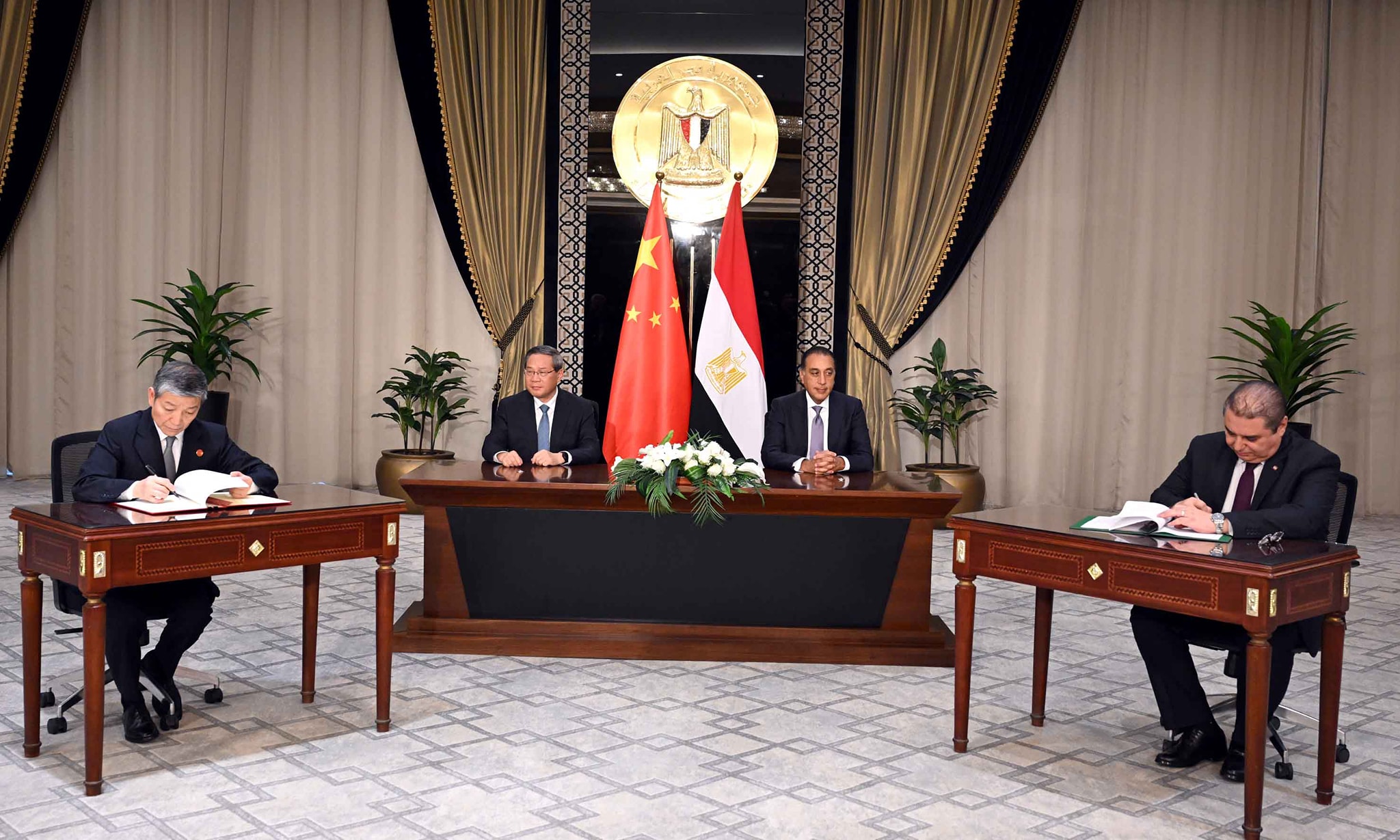 مراسم توقيع مجموعة وثائق لتعزيز التعاون بين مصر والصين