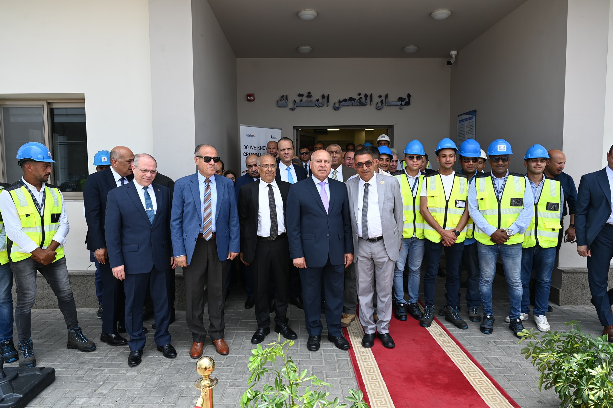 جولة وزير الصناعة بمشروعات مينائي الإسكندرية والدخيلة