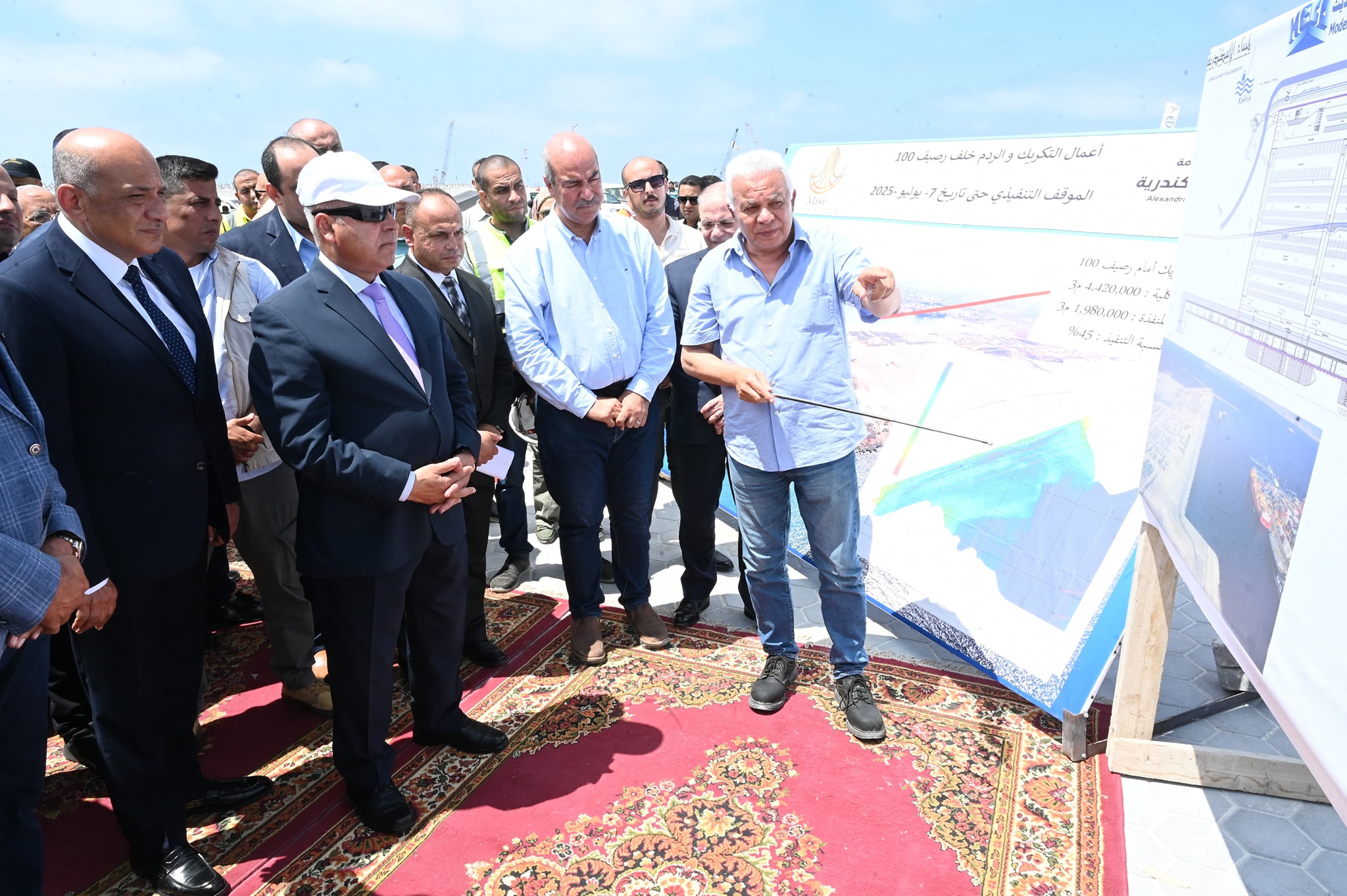 جولة وزير الصناعة بمشروعات مينائي الإسكندرية والدخيلة