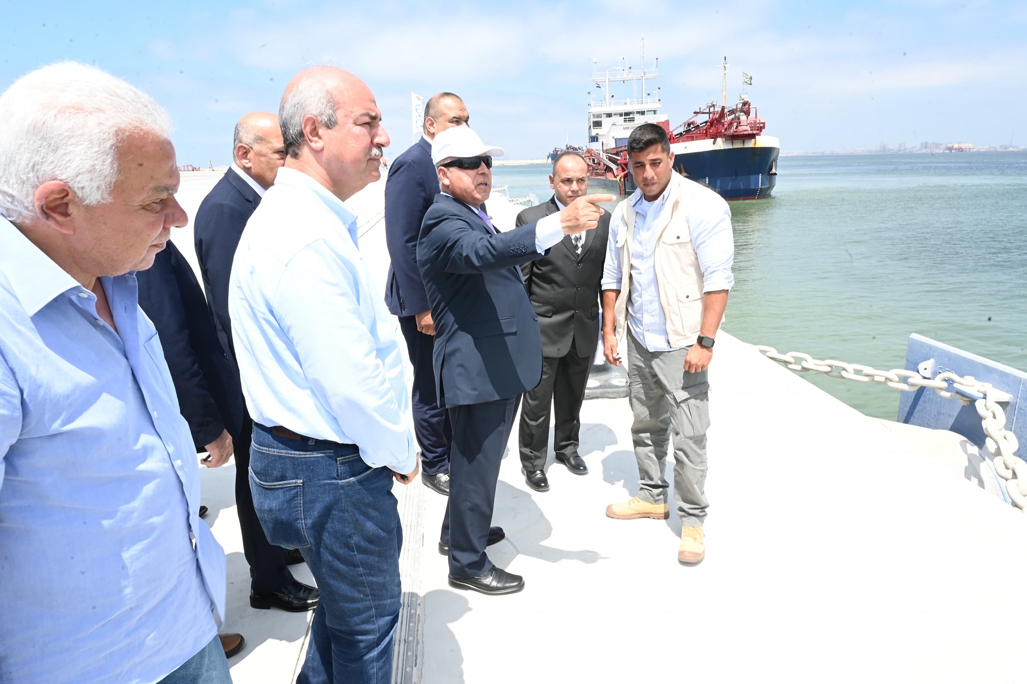 جولة وزير الصناعة بمشروعات مينائي الإسكندرية والدخيلة