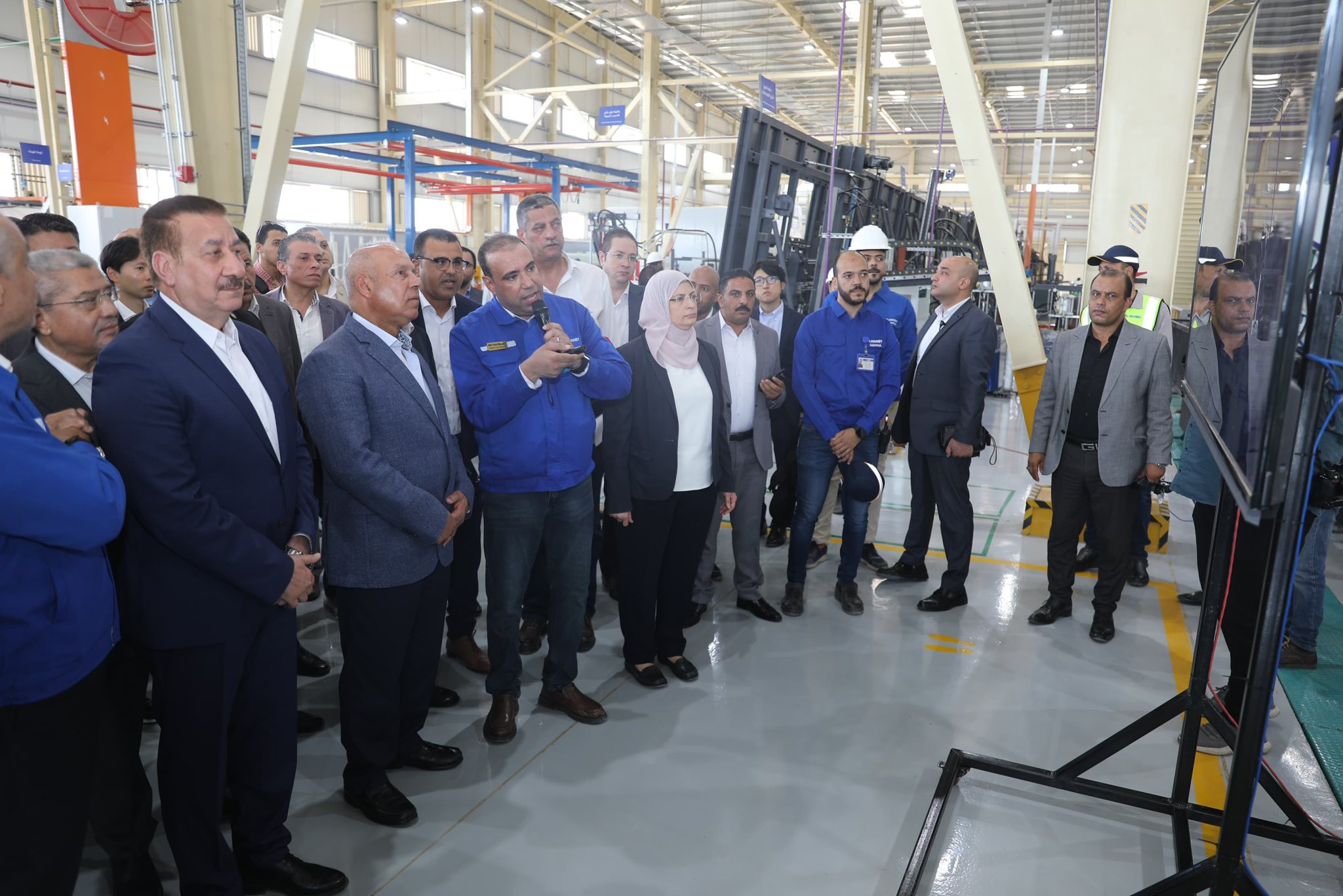 الوزير يتفقد عدد من المشروعات الصناعية بمحافظة المنوفية