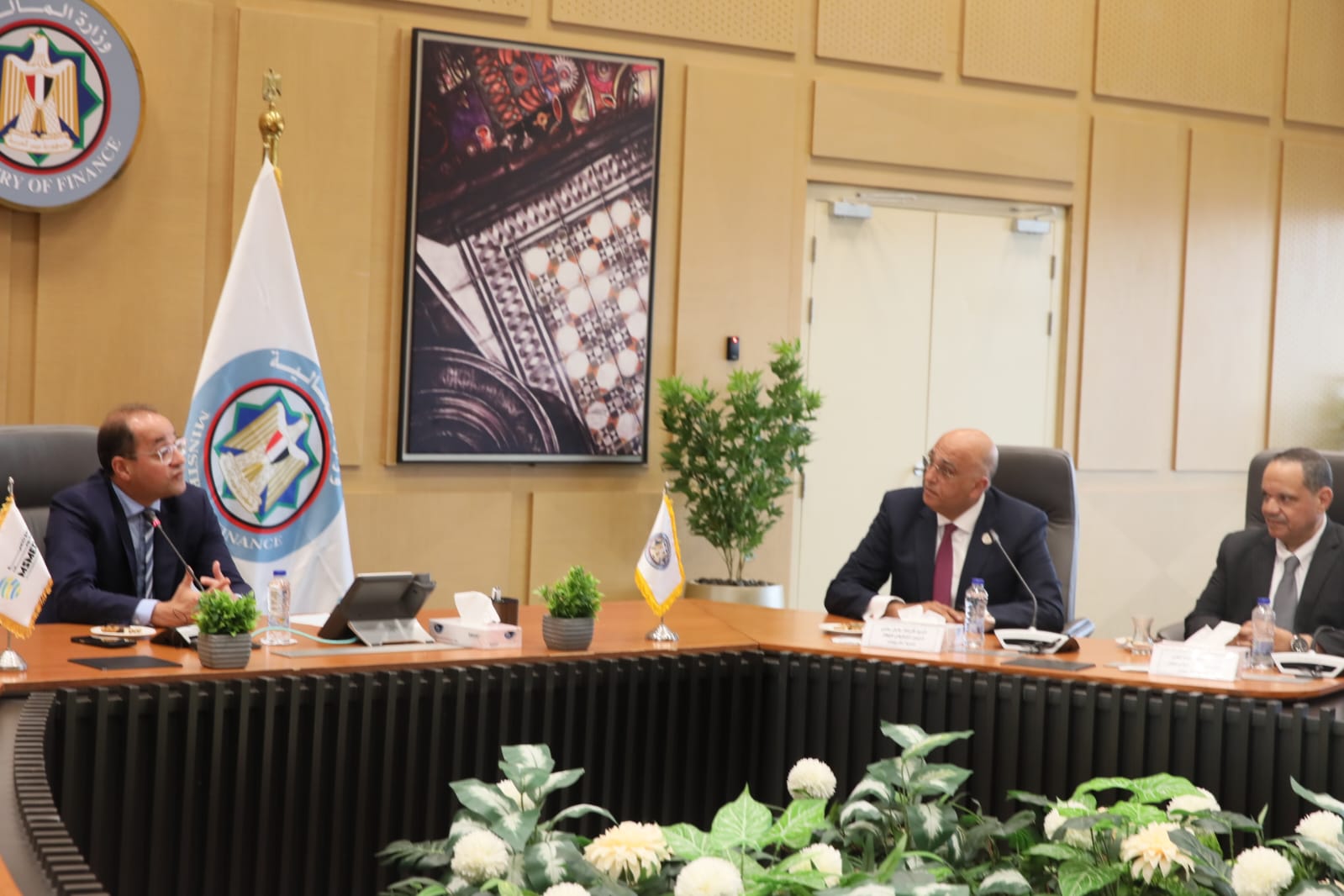 وزير المالية يجتمع مع الرئيس التنفيذي لجهاز تنمية المشروعات