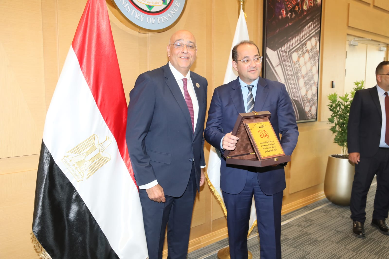 وزير المالية يجتمع مع الرئيس التنفيذي لجهاز تنمية المشروعات