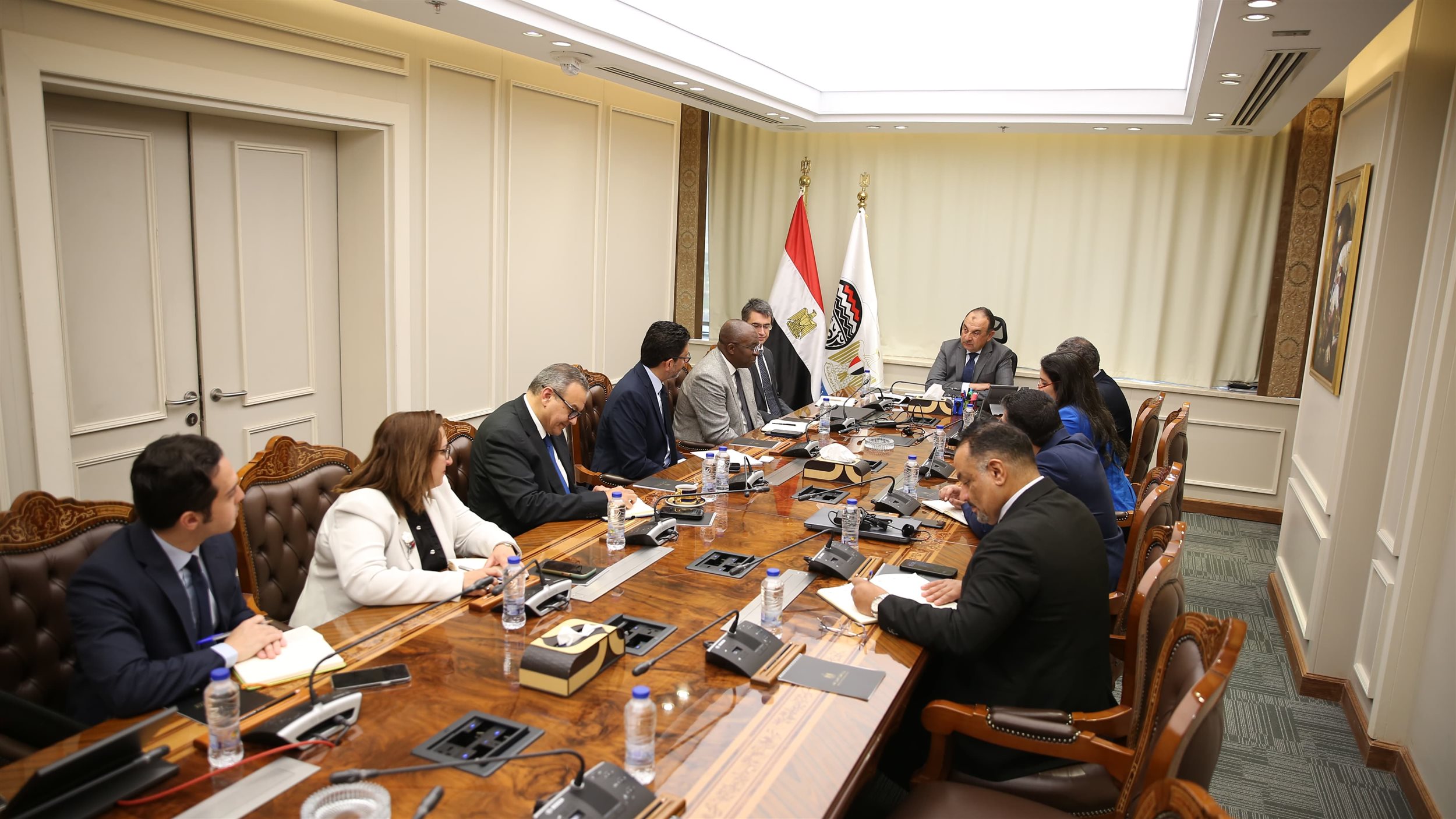 وزير قطاع الأعمال العام يستقبل وفدًا من مجموعة البنك الدولي