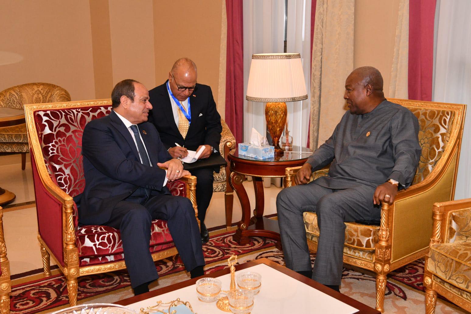 الرئيس السيسي يلتقي بالرئيس الغاني