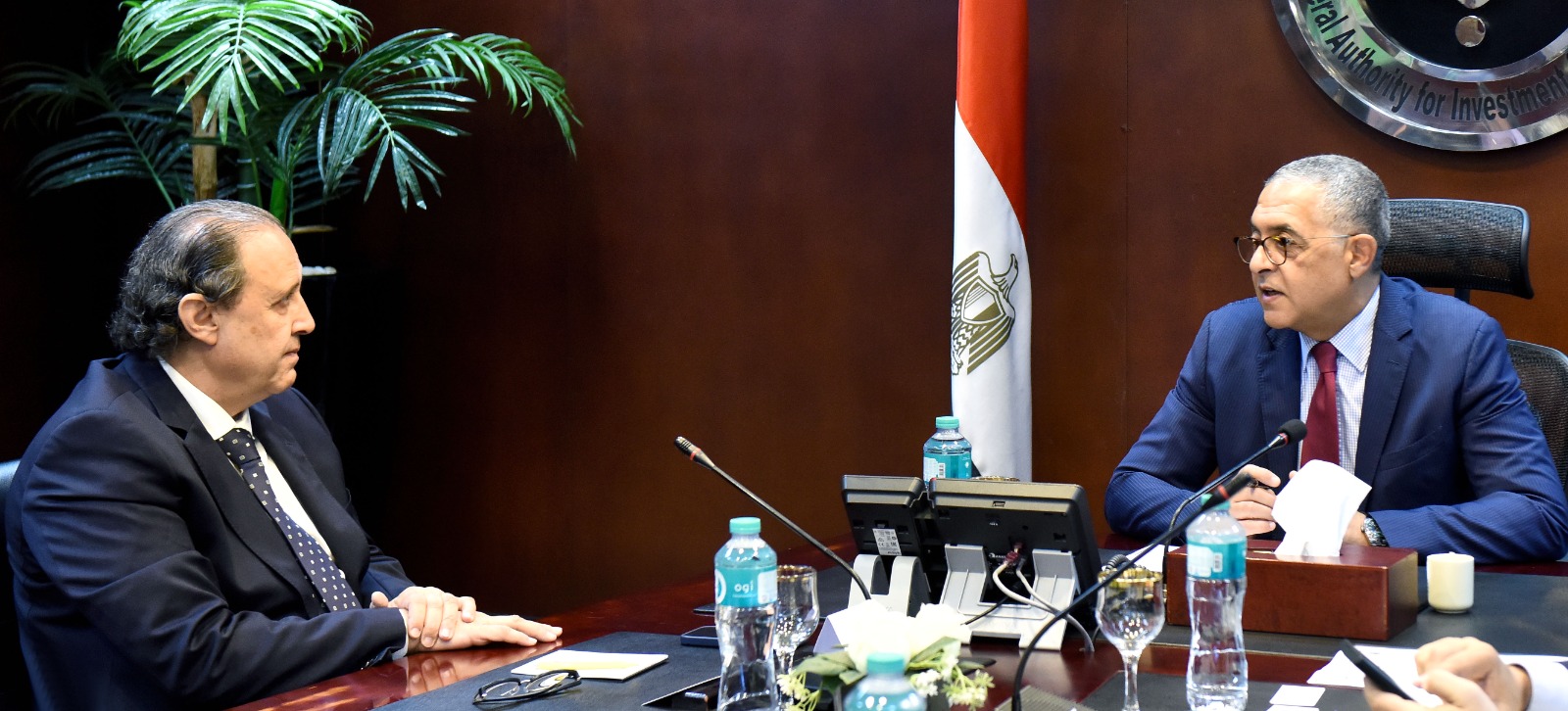 وزير الاستثمار يجتمع مع رئيس المجلس التصديري للغزل والمنسوجات