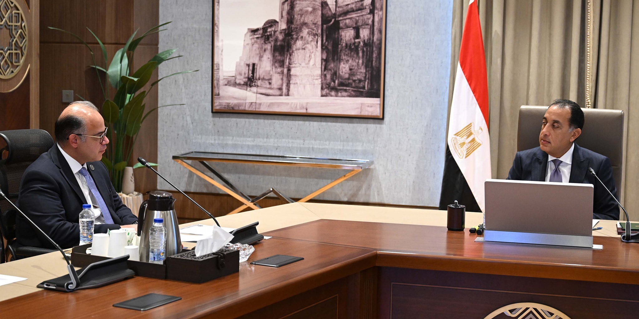 رئيس الوزراء يلتقي رئيس الرقابة المالية
