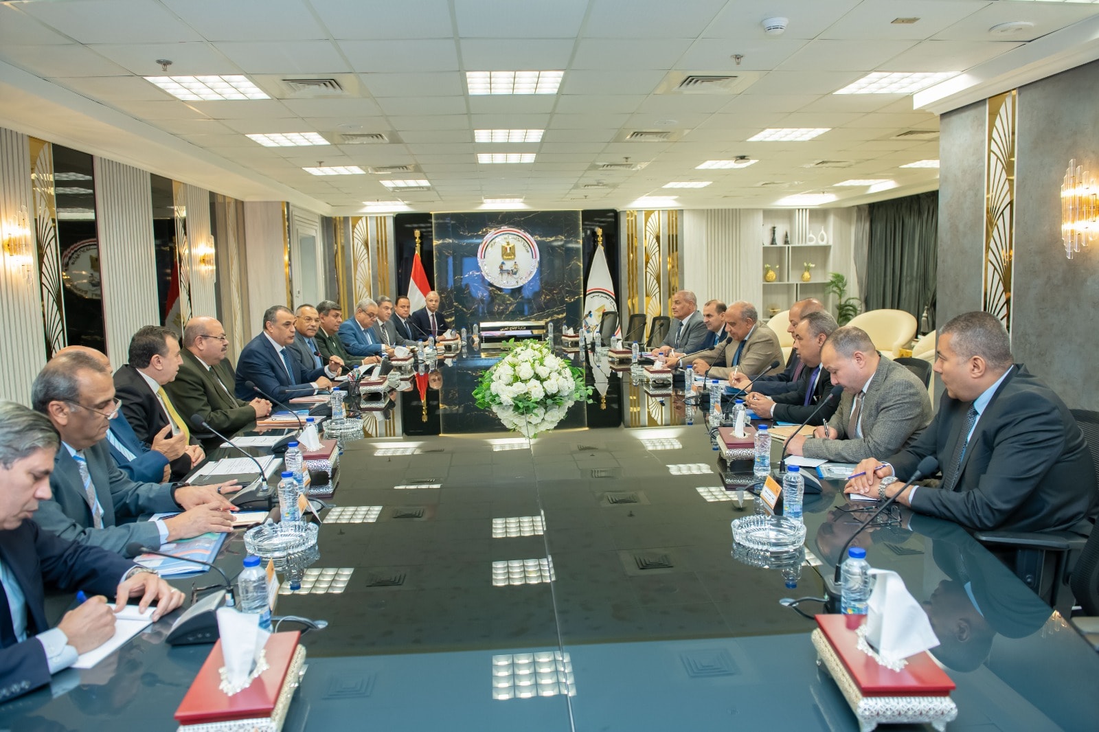 وزير الإنتاج الحربي في اجتماع مع وزير الكهرباء
