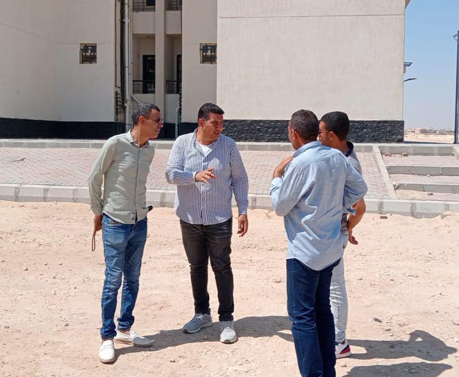 وزير الإسكان يتابع سير العمل بالمشروعات السكنية بـ4 مدن