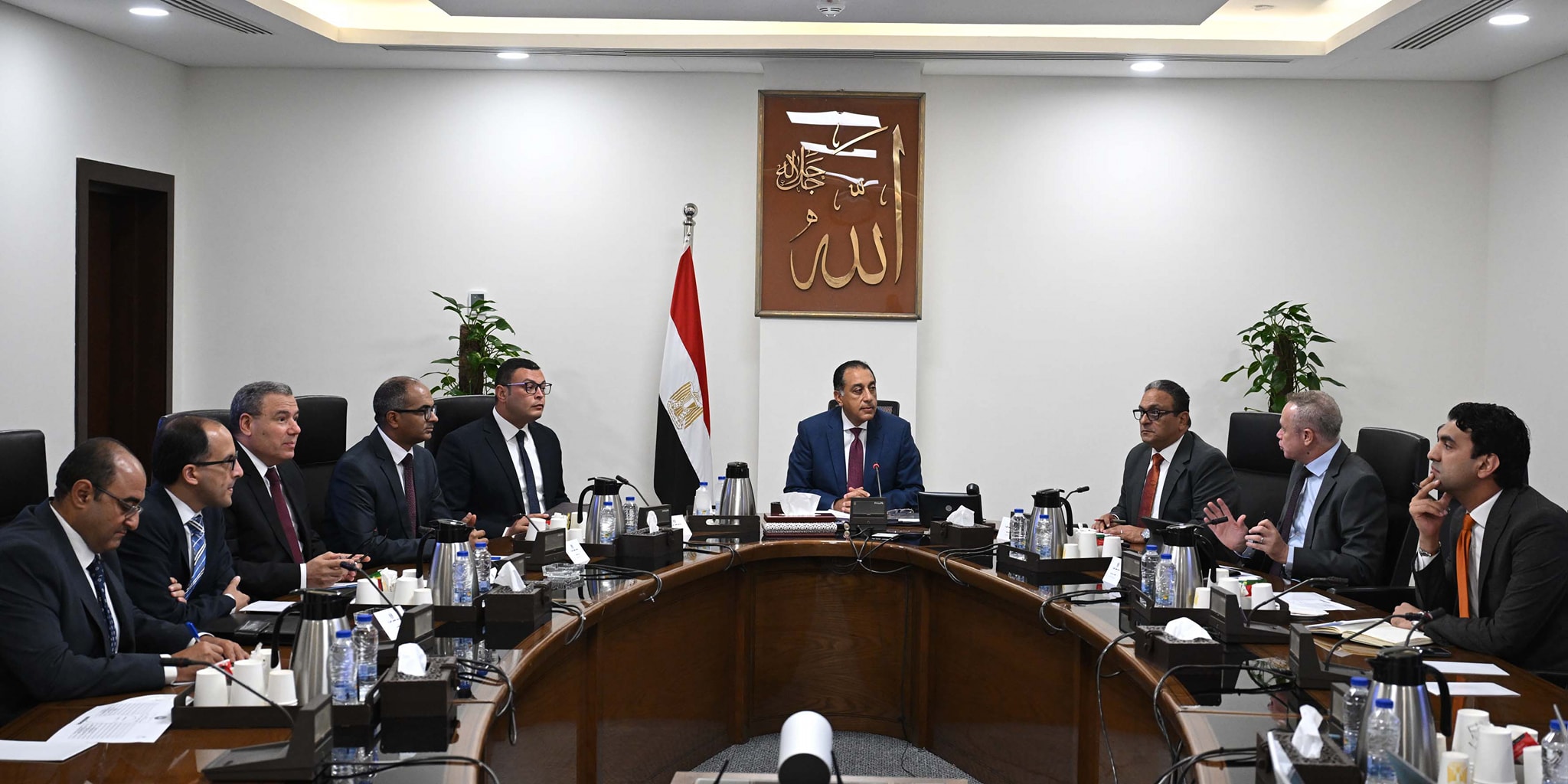 مدبولي يتابع تنفيذ الخطة الاستراتيجية لتحلية مياه البحر