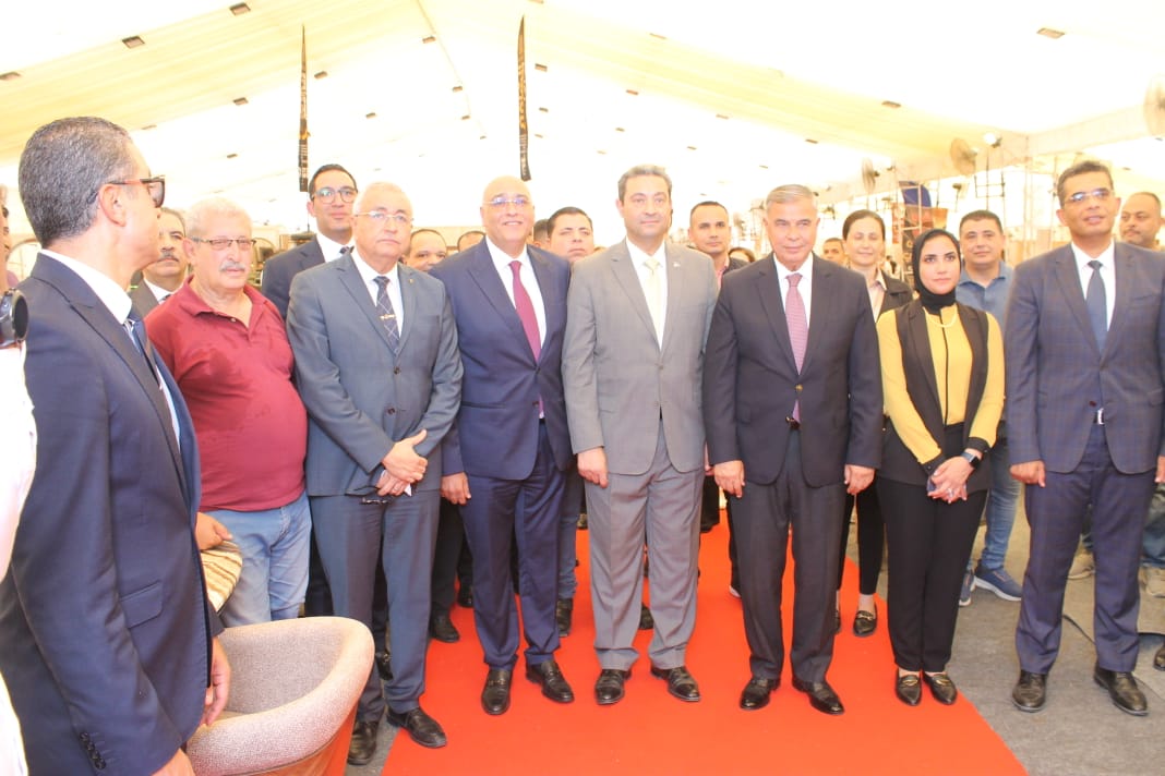 جهاز تنمية المشروعات ومحافظة دمياط يقيمان معرض صنع في دمياط