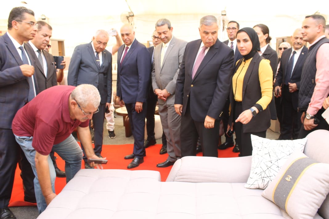 جهاز تنمية المشروعات ومحافظة دمياط يقيمان معرض صنع في دمياط