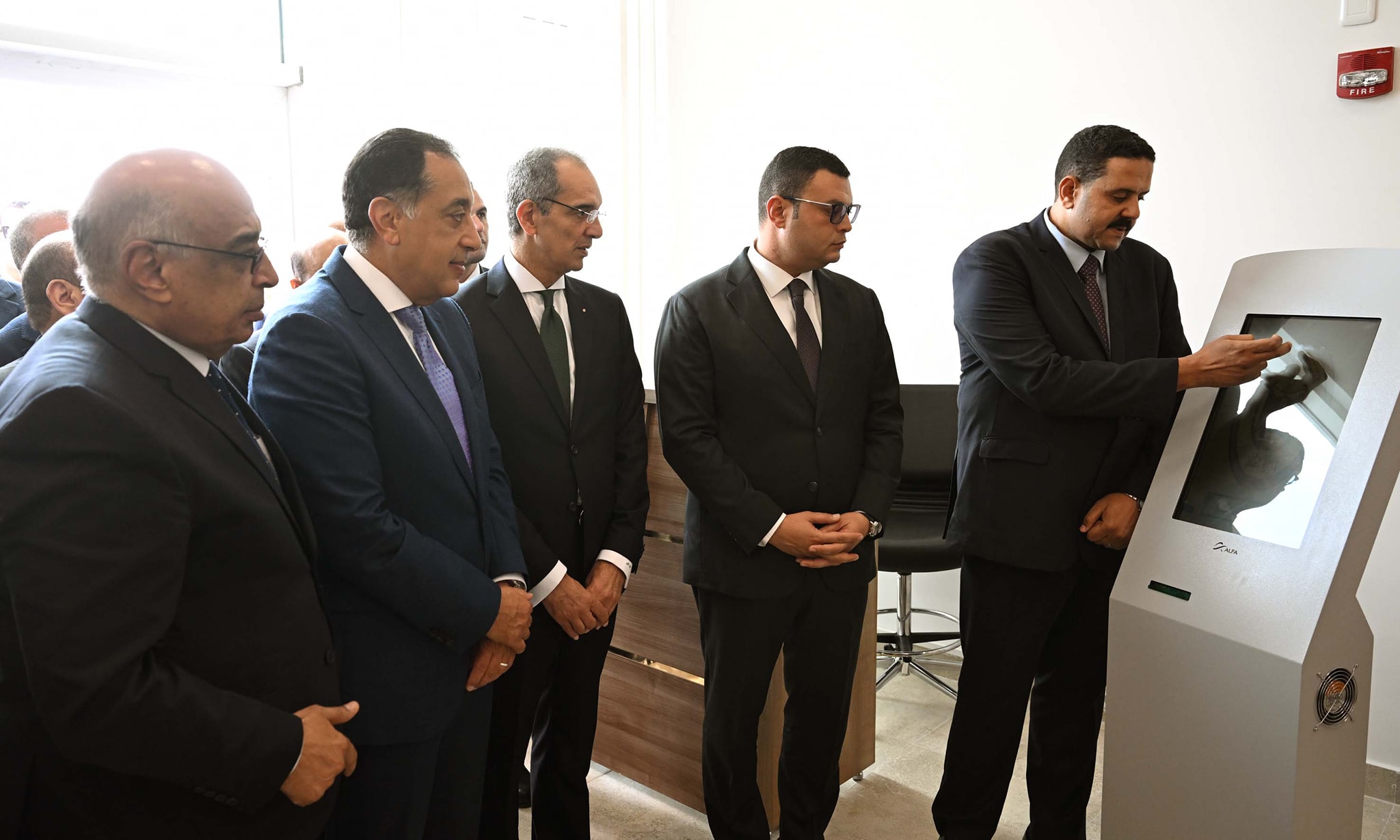 مدبولي يفتتح مجمع الشهر العقارى بمدينة العلمين الجديدة