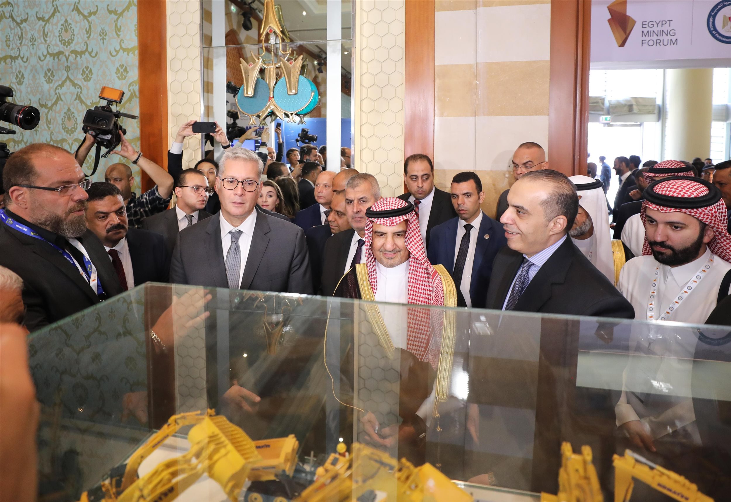 وزير البترول يفتتح المعرض المصاحب لمنتدى مصر للتعدين