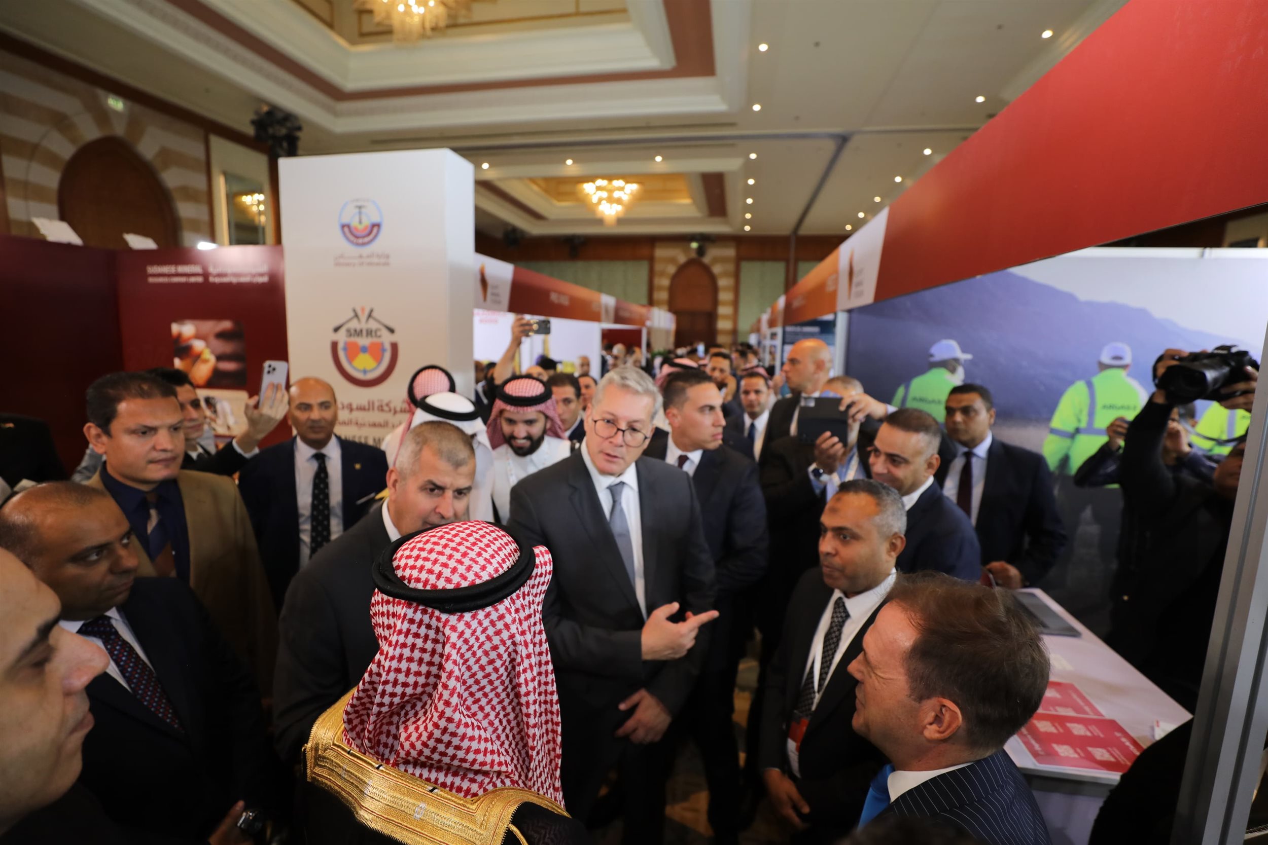 وزير البترول يفتتح المعرض المصاحب لمنتدى مصر للتعدين