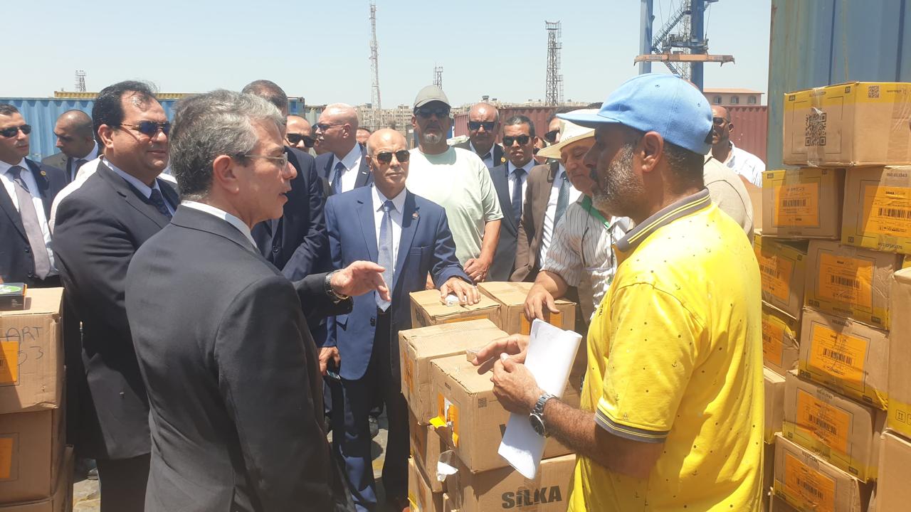 رئيس مصلحة الجمارك يلتقي محافظ بورسعيد ويتفقد بميناء بورسعيد