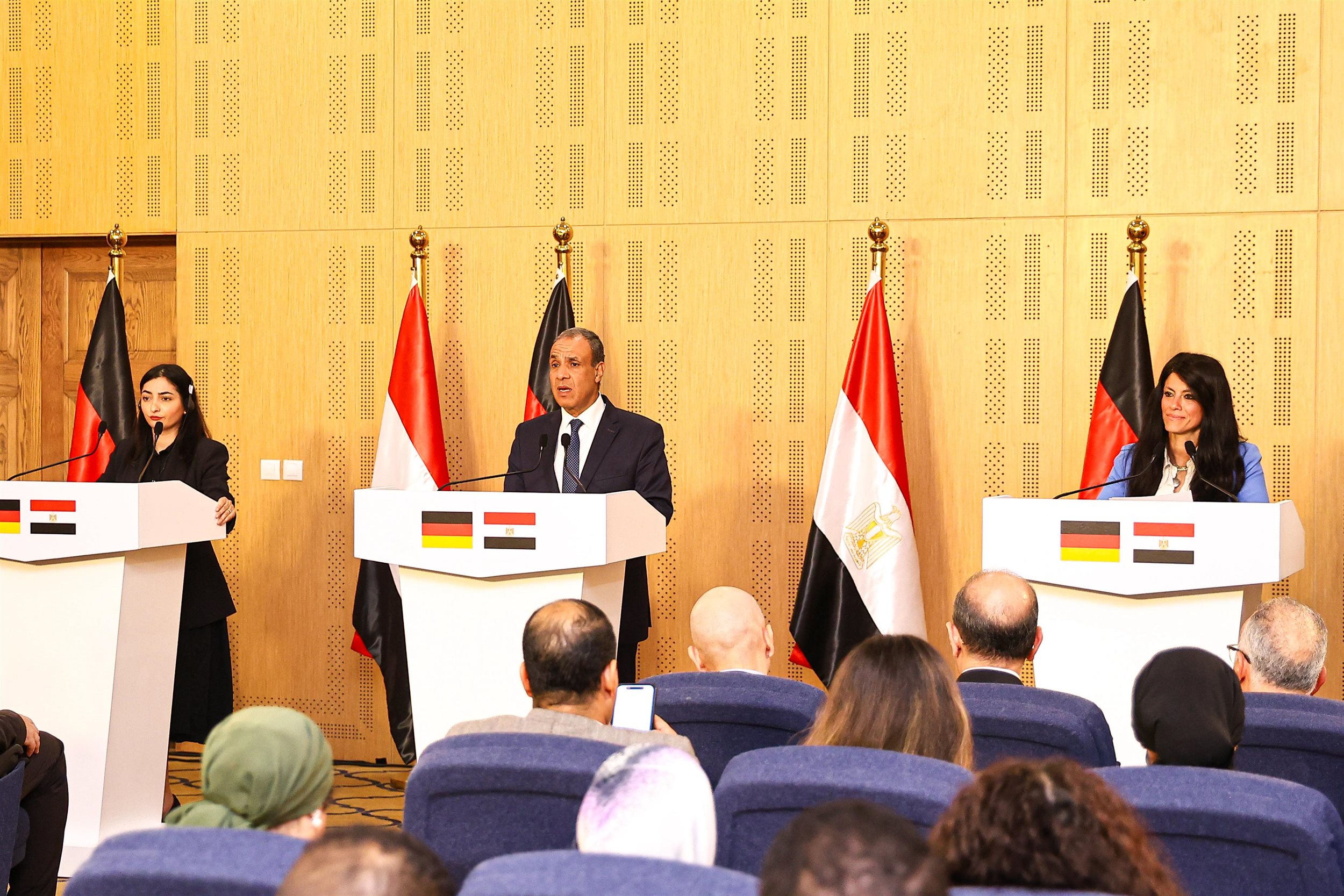 مؤتمر صحفي مُشترك مع وزير الخارجية ووزيرة التخطيط ونظيرتها الألمانية