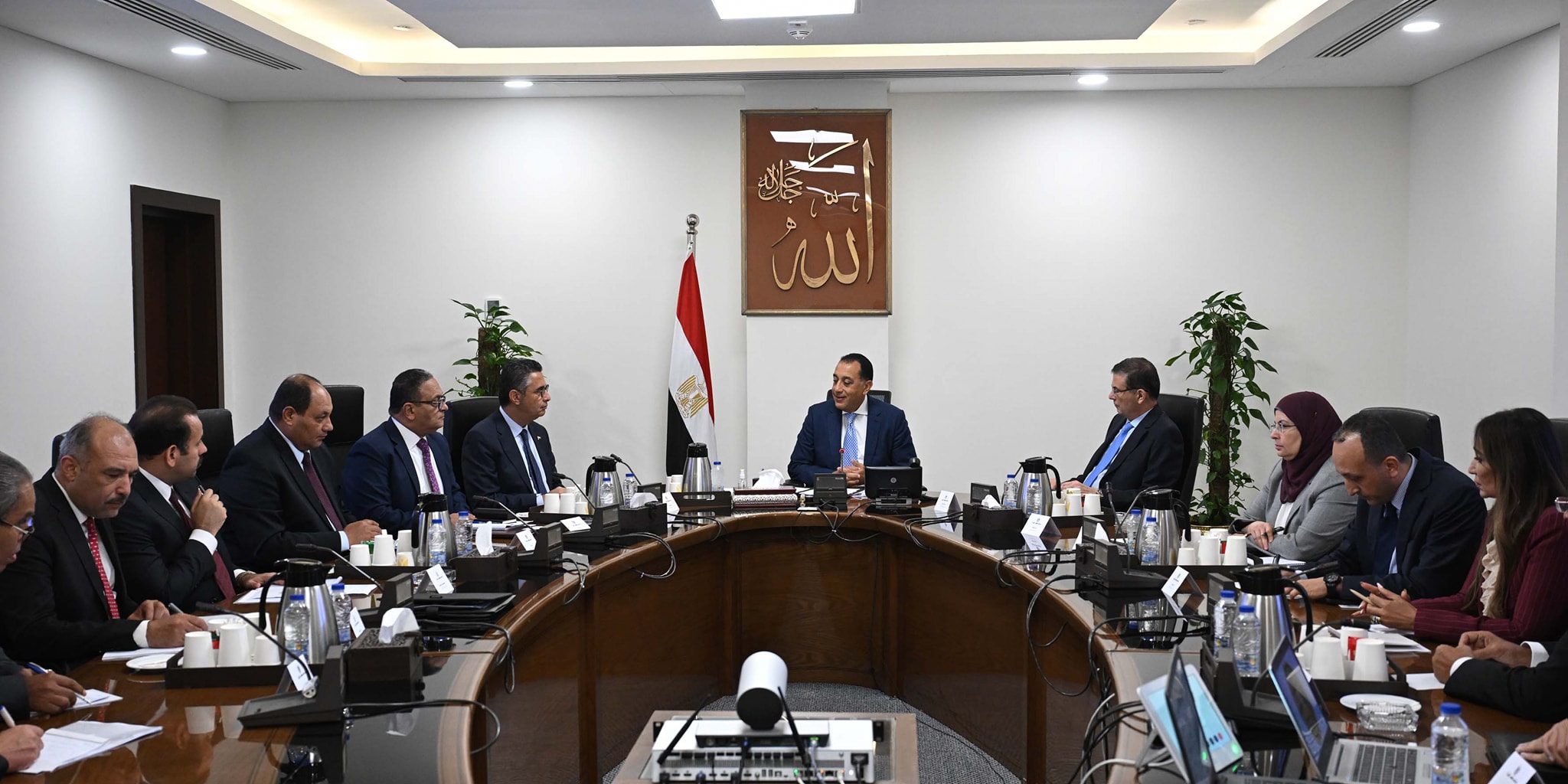 رئيس الوزراء يستعرض موقف توافر الأسمدة الزراعية