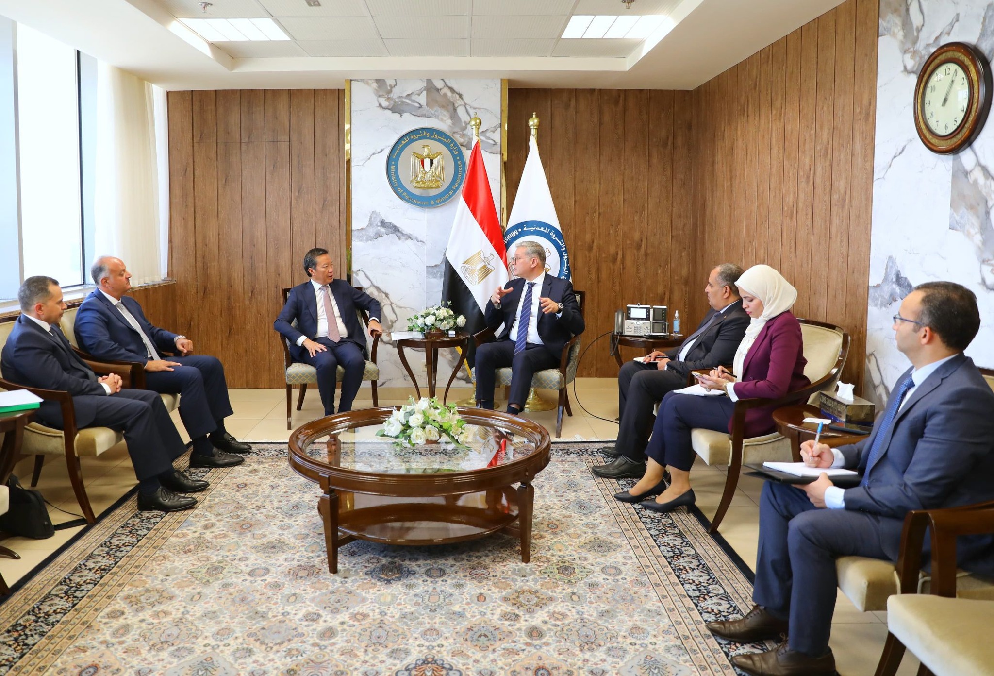 وزير البترول يلتقي نائب الرئيس التنفيذي لشركة بريتش بتروليوم