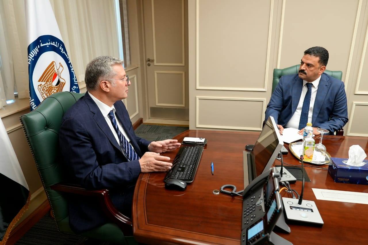 وزير البترول يجتمع مع رئيس هيئة الثروة المعدنية