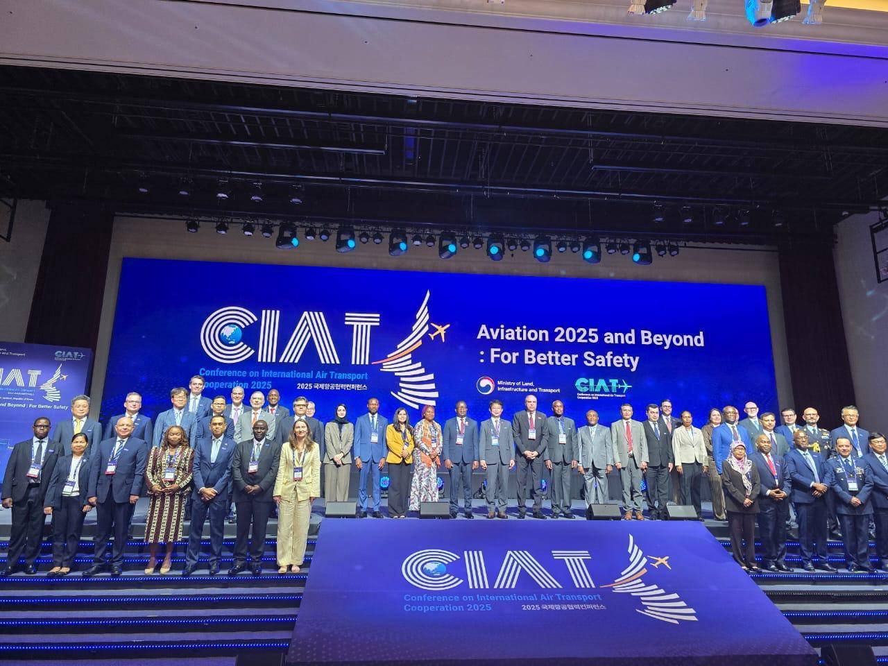 وزير الطيران يشارك في مؤتمر CIAT 2025 بكوريا الجنوبية