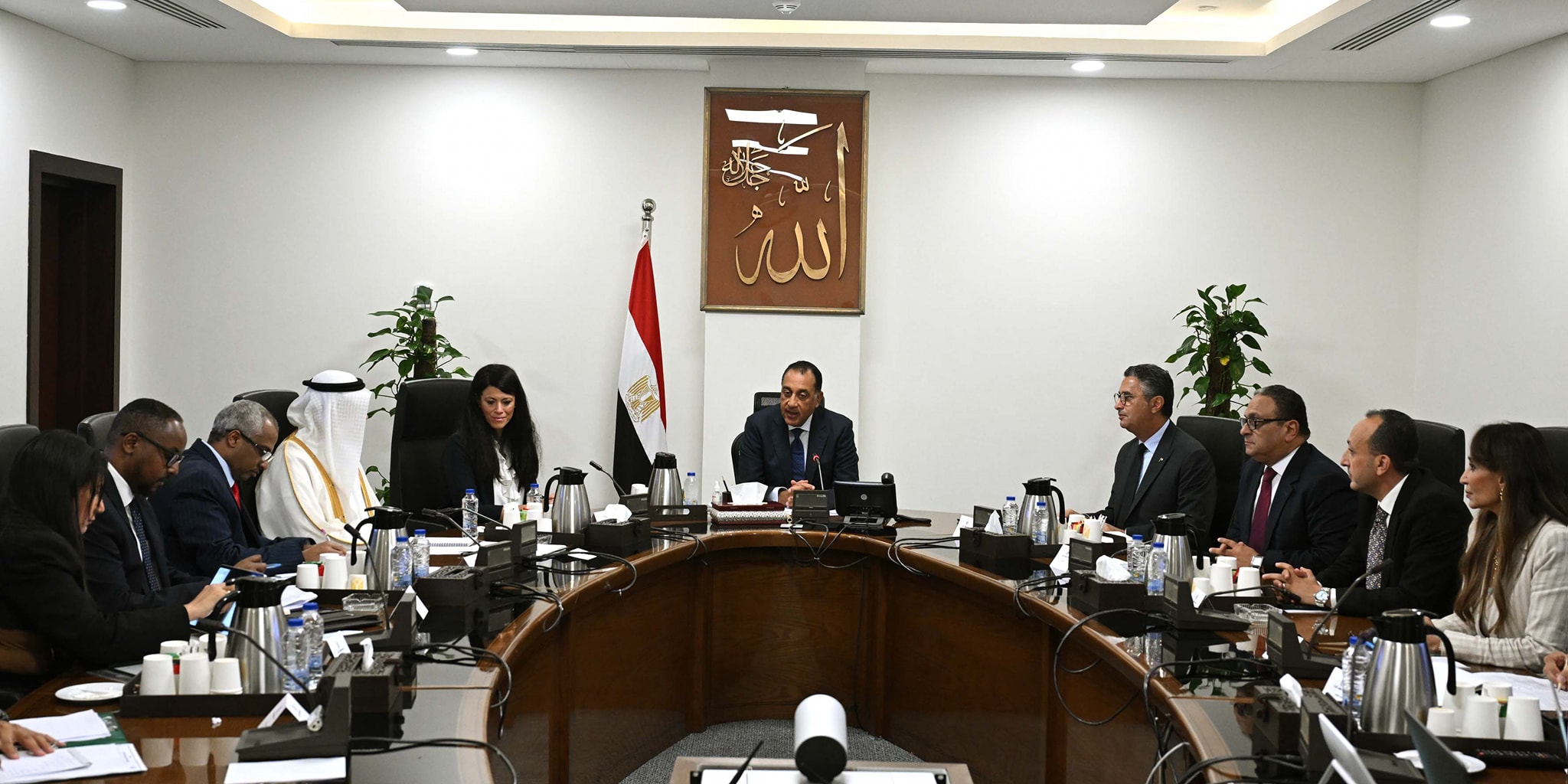 مدبولي يجتمع مع الرئيس التنفيذي للمؤسسة الدولية الإسلامية