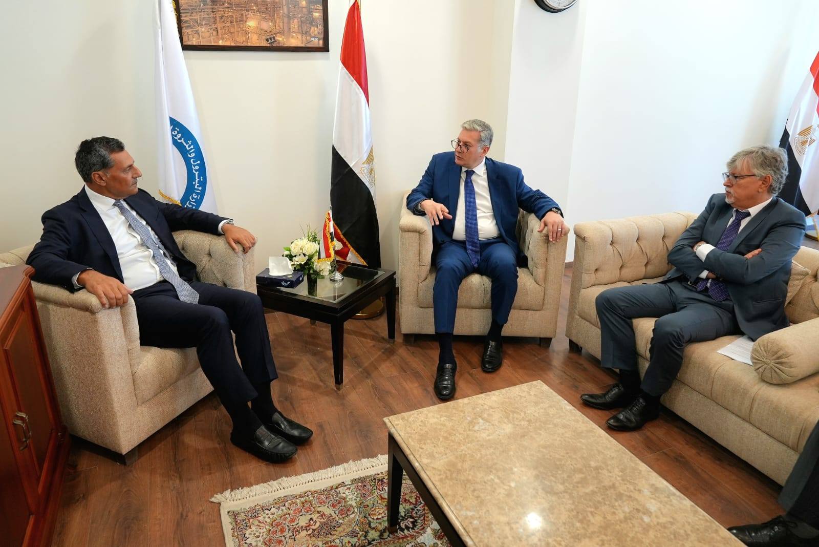 وزير البترول في اجتماع مع رئيس شركة إنرجين اليونانية