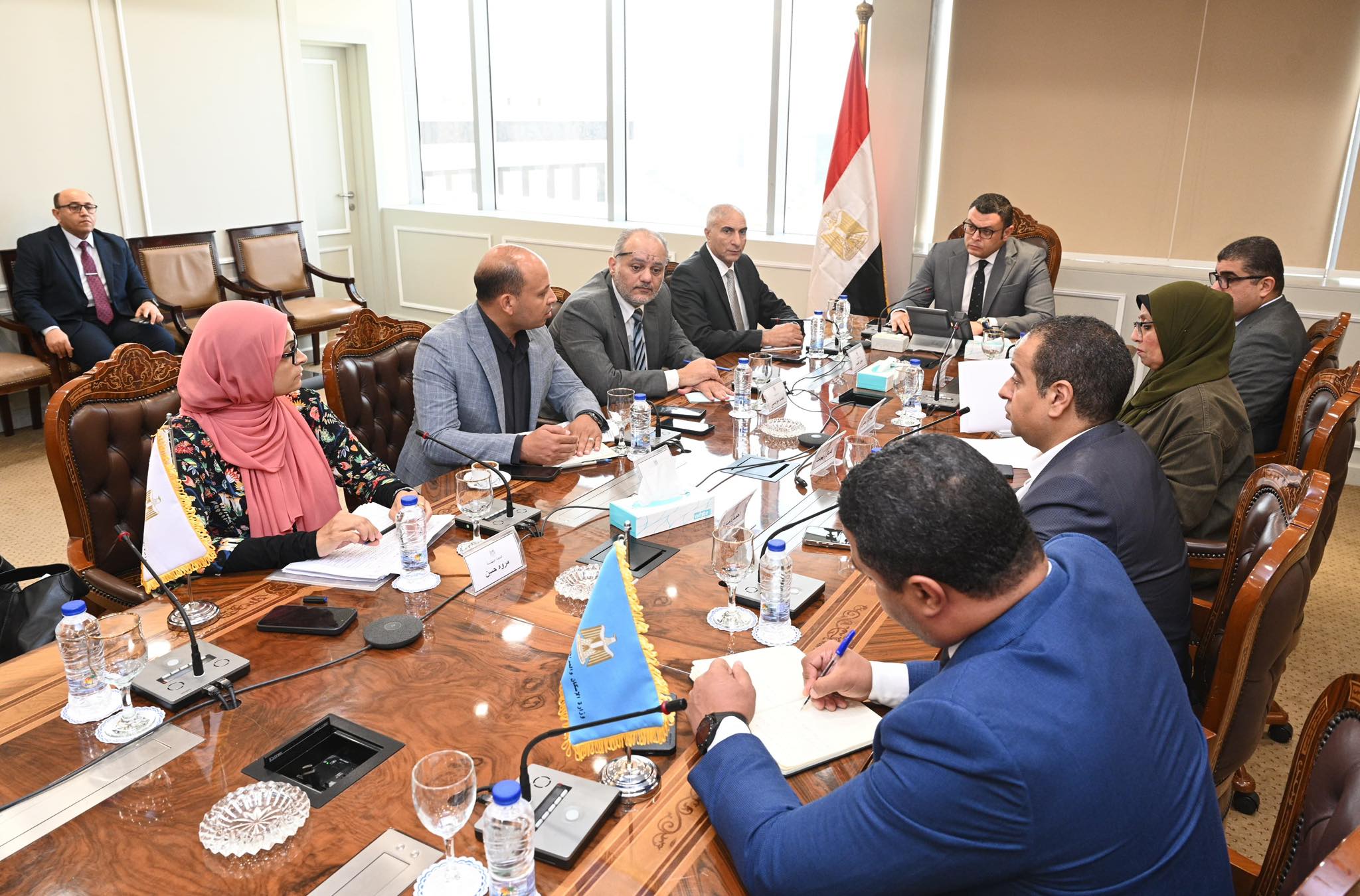 وزير الإسكان يتابع مشروع المماشى السياحية بمدينة الشيخ زايد