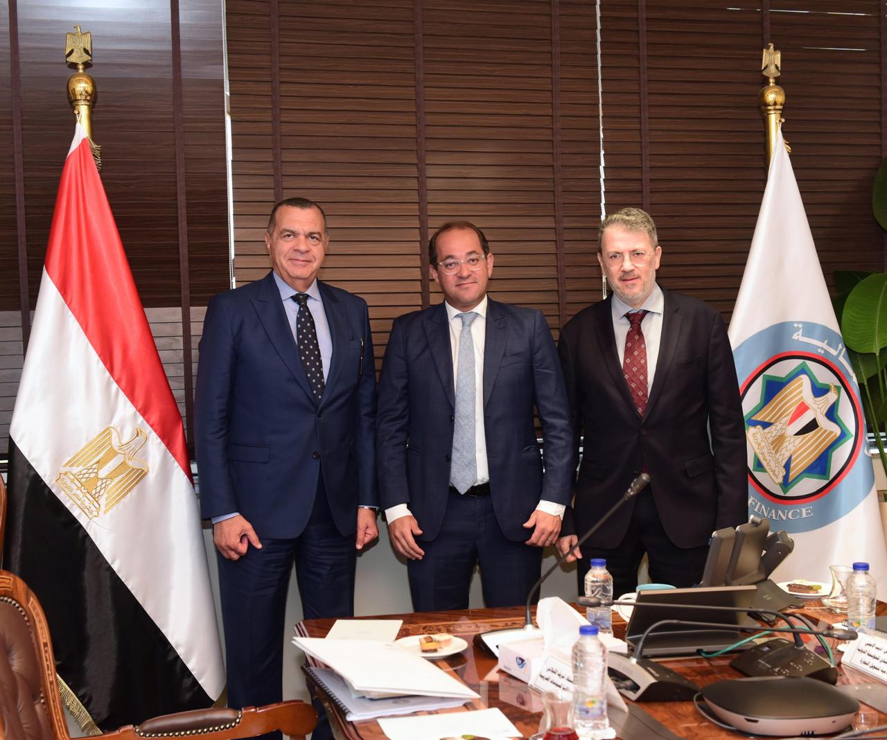 وزير المالية يلتقي الرئيس التنفيذي للمؤسسة الدولية الإسلامية