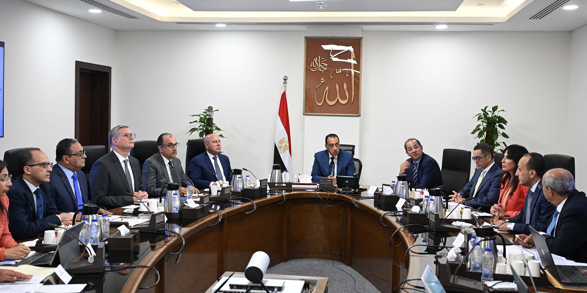 مدبولي يستعرض الفرص الاستثمارية مع عدد من دول الخليج
