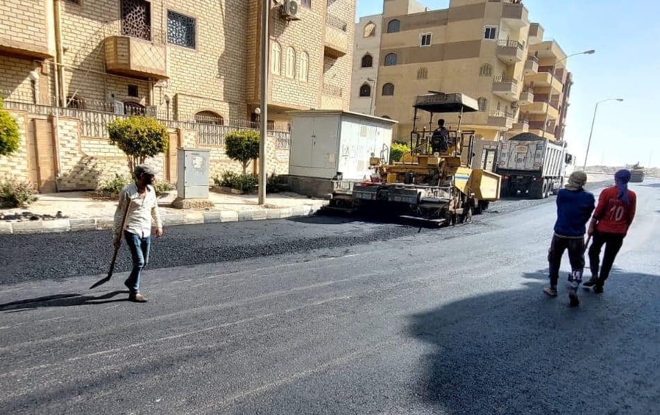 وزير الإسكان يتابع موقف المشروعات السكنية بعدة مدن بالصعيد