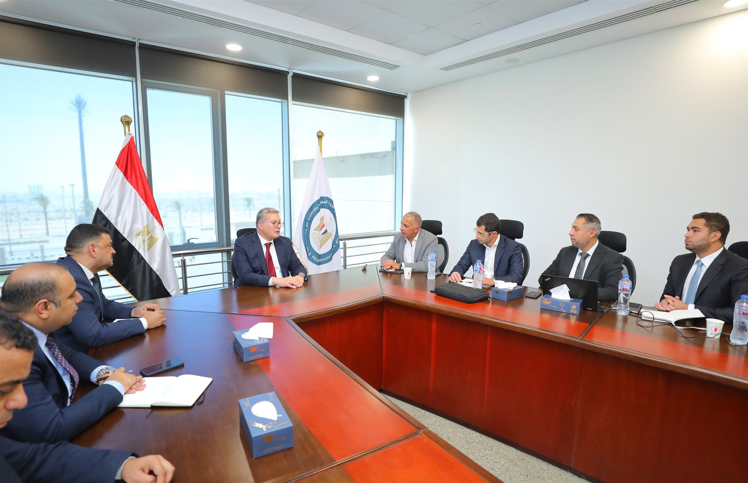 وزير البترول يجتمع مع رئيس شركة السويدي إليكتريك