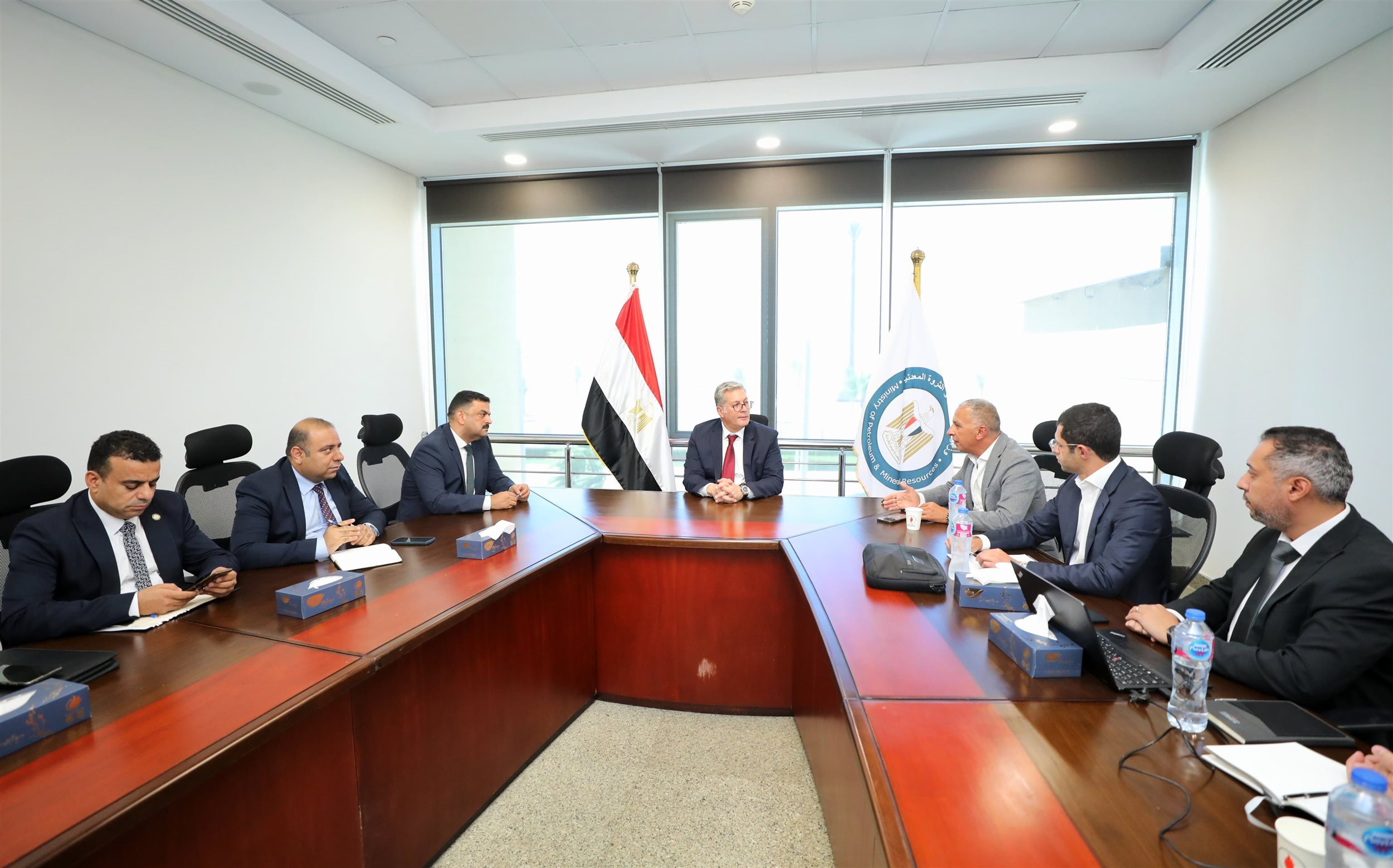 وزير البترول يجتمع مع رئيس شركة السويدي إليكتريك