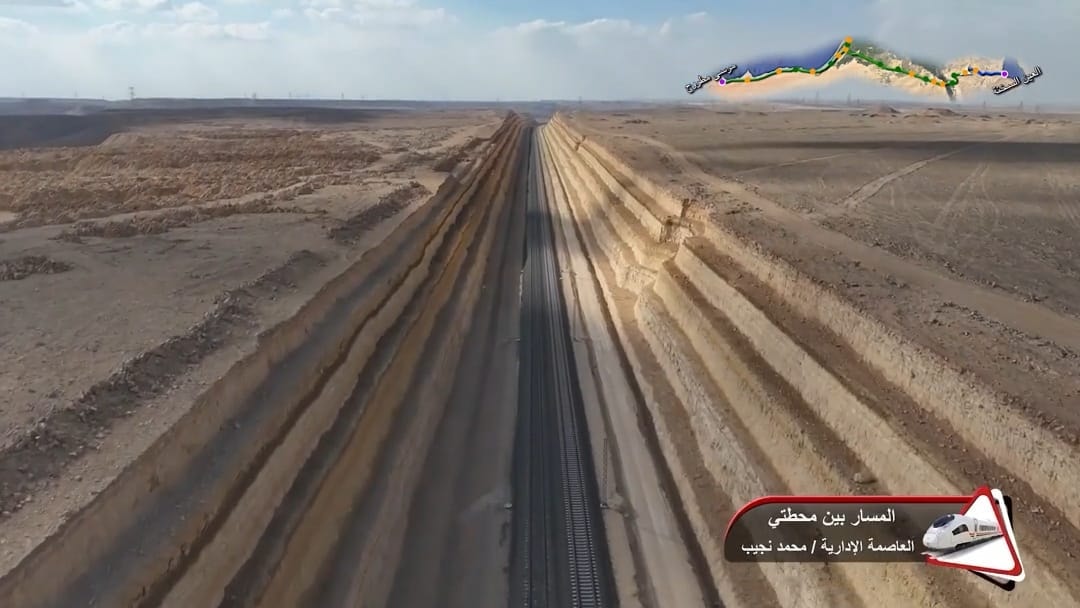 جولة كامل الوزير بمشروع شبكة القطار الكهربائي السريع