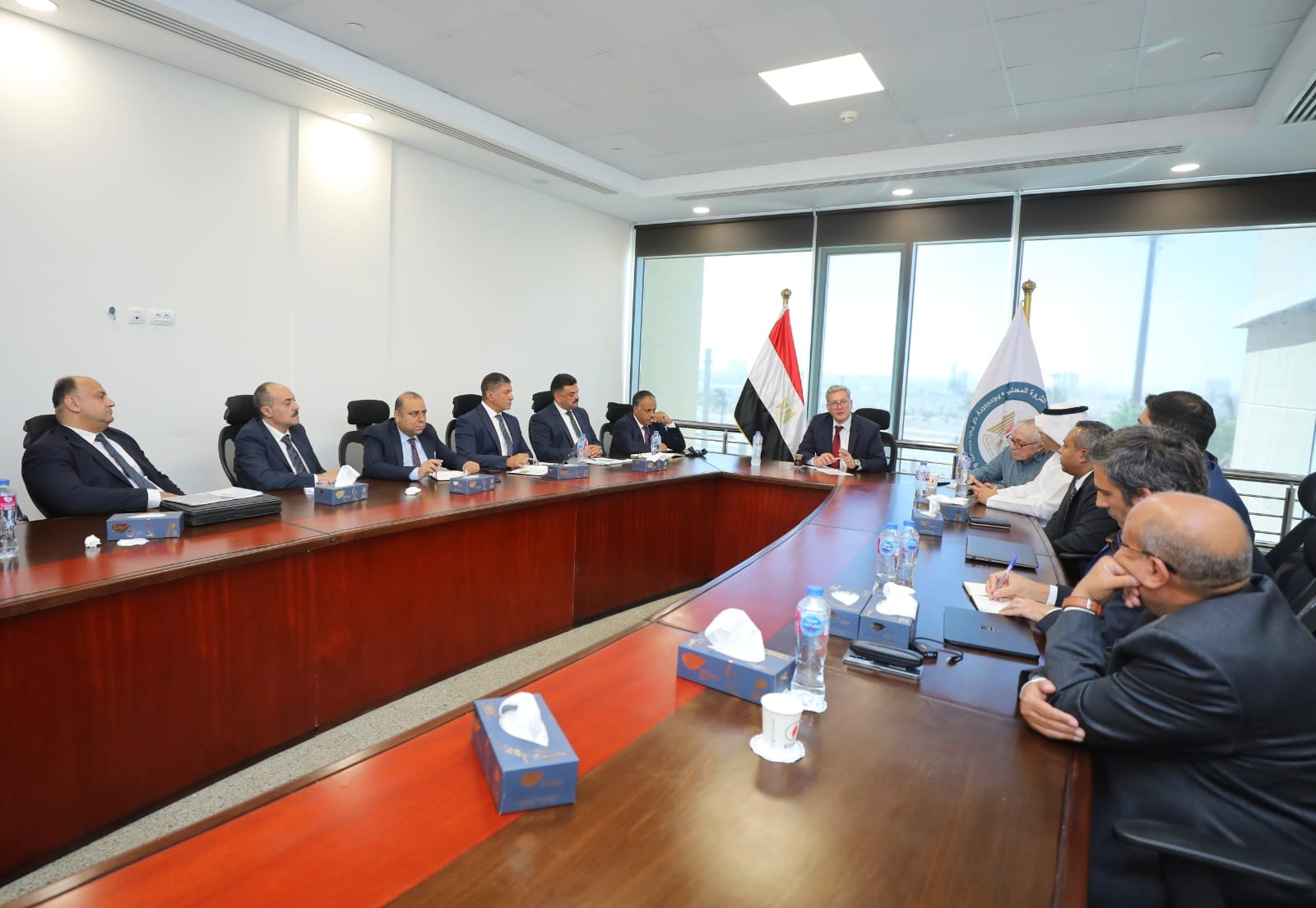 وزير البترول يجتمع مع ممثلي عدد من الشركات العالمية والمحلية