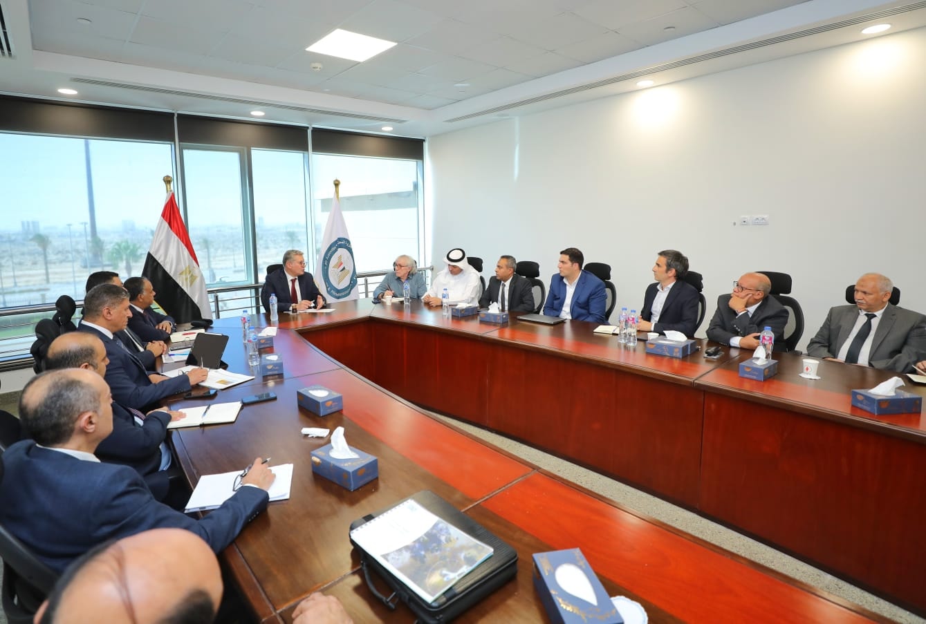 وزير البترول يجتمع مع ممثلي عدد من الشركات العالمية والمحلية