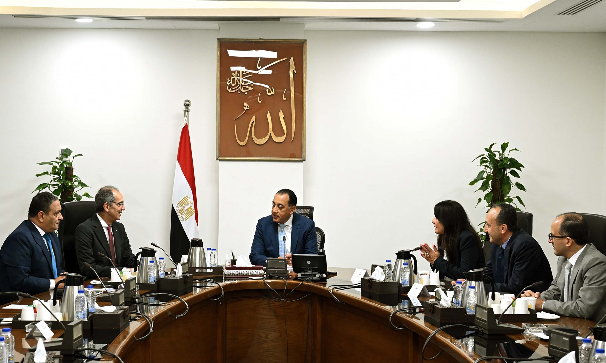 رئيس الوزراء يلتقى وزير الاتصالات