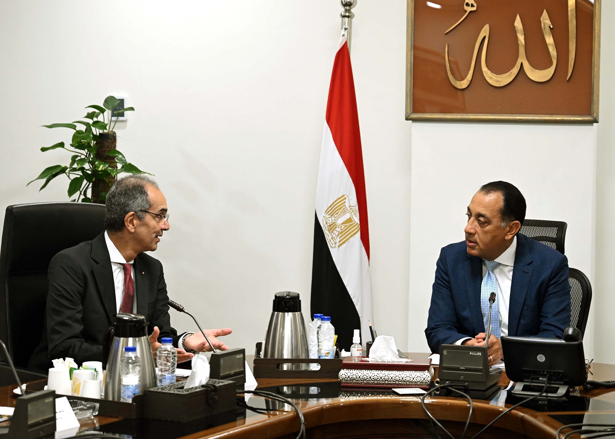 رئيس الوزراء يلتقى وزير الاتصالات