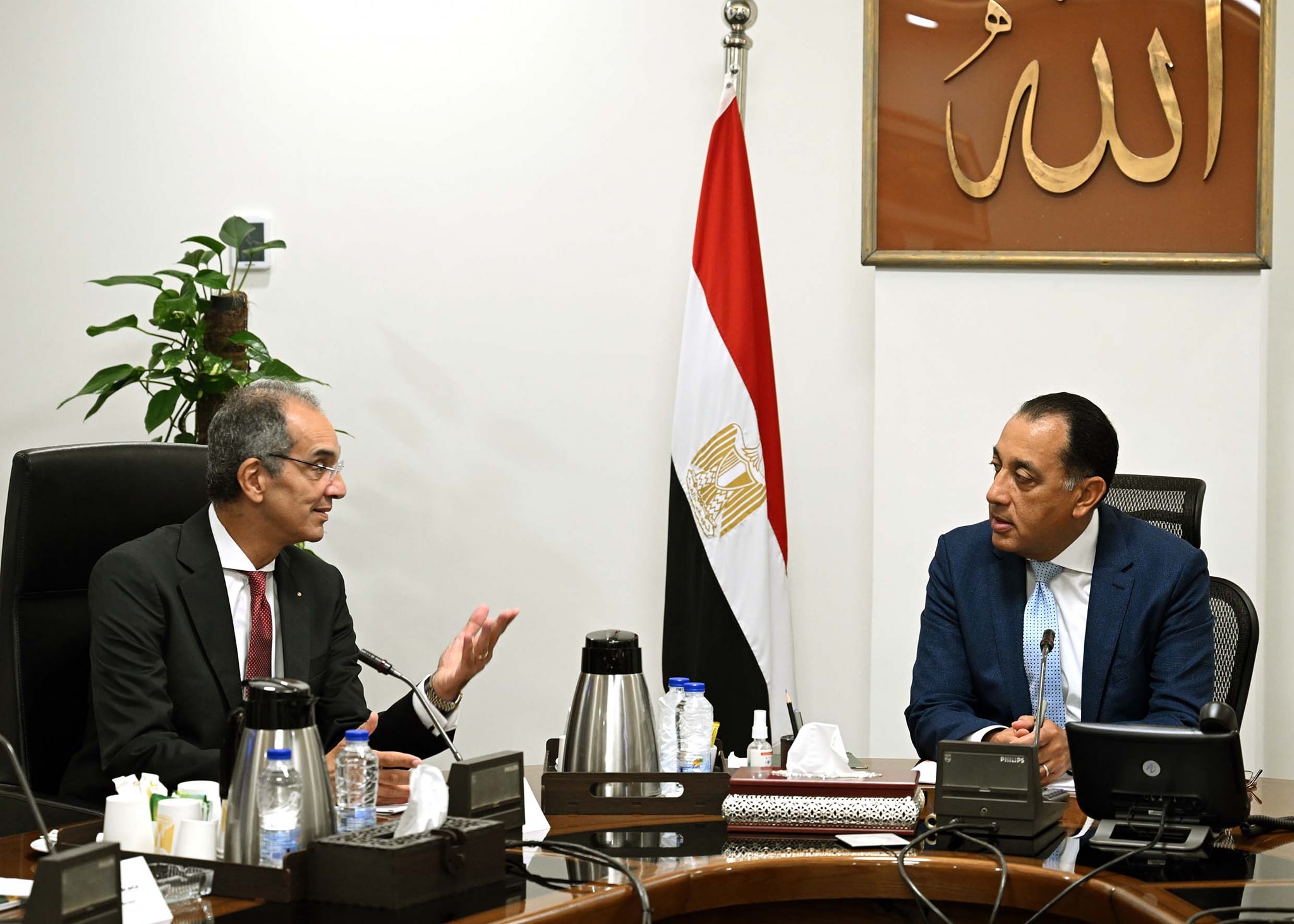 رئيس الوزراء يلتقى وزير الاتصالات