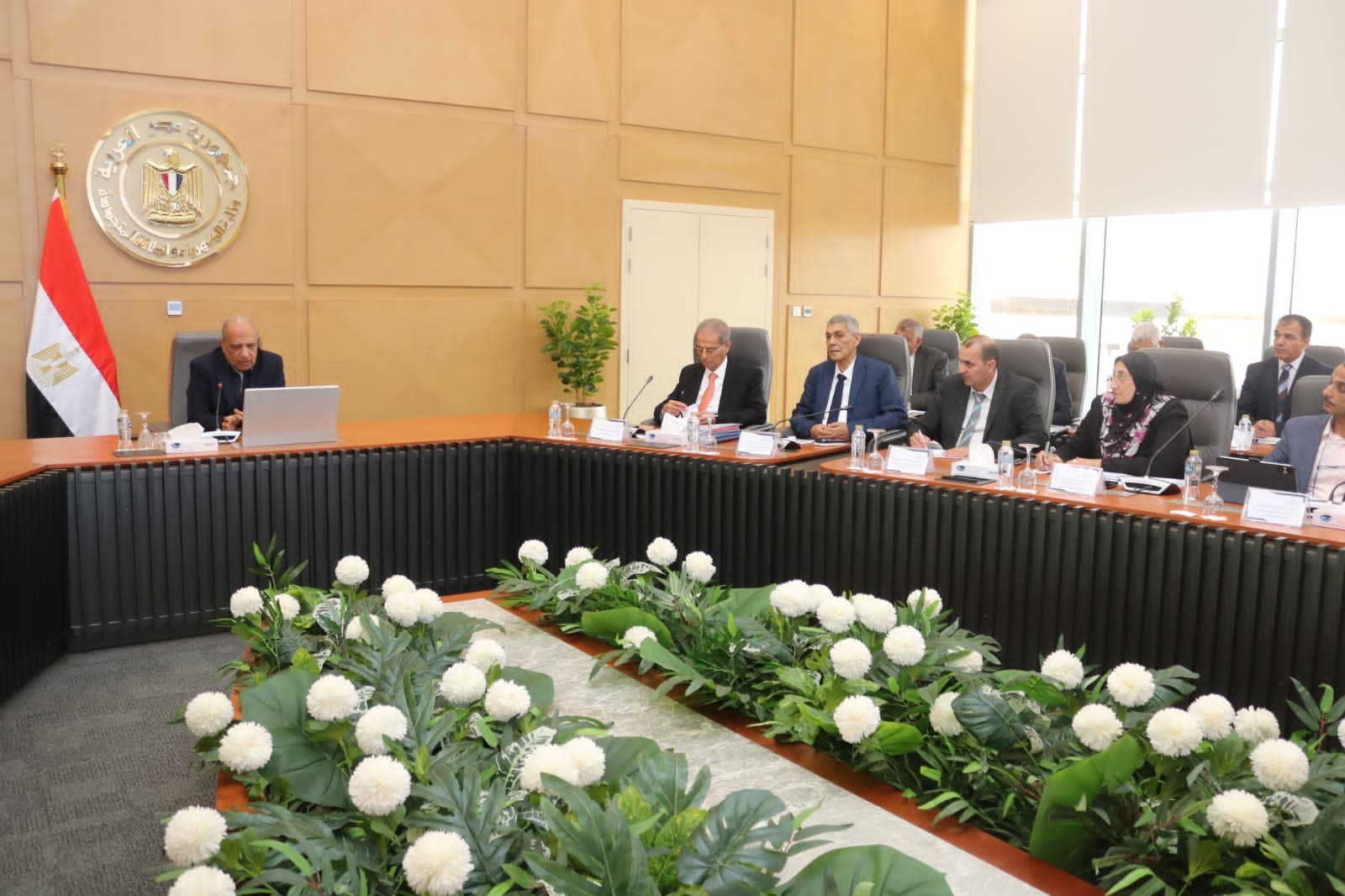 وزير الكهرباء يجتمع برؤساء شركات الإنتاج والنقل والتوزيع