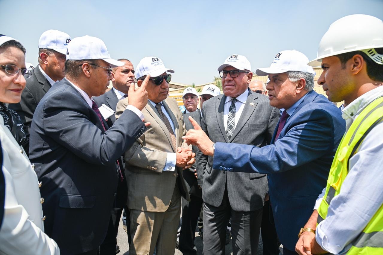 افتتاح خط إنتاج أبراج كهرباء الجهد العالي والفائق بمصنع الطائرات