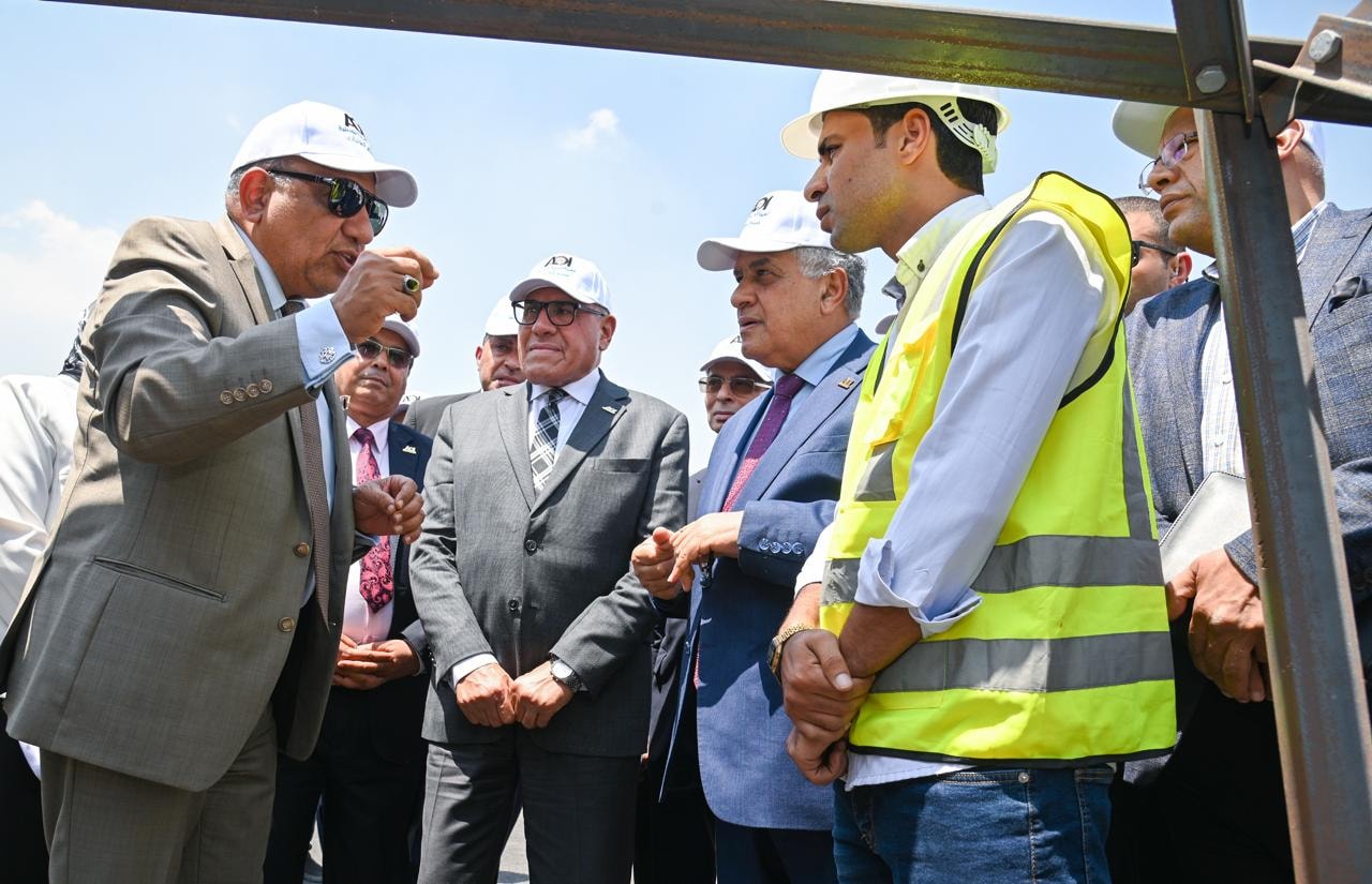افتتاح خط إنتاج أبراج كهرباء الجهد العالي والفائق بمصنع الطائرات