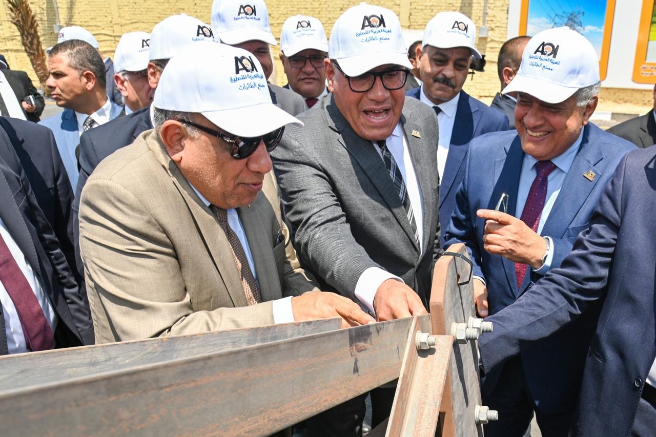 افتتاح خط إنتاج أبراج كهرباء الجهد العالي والفائق بمصنع الطائرات