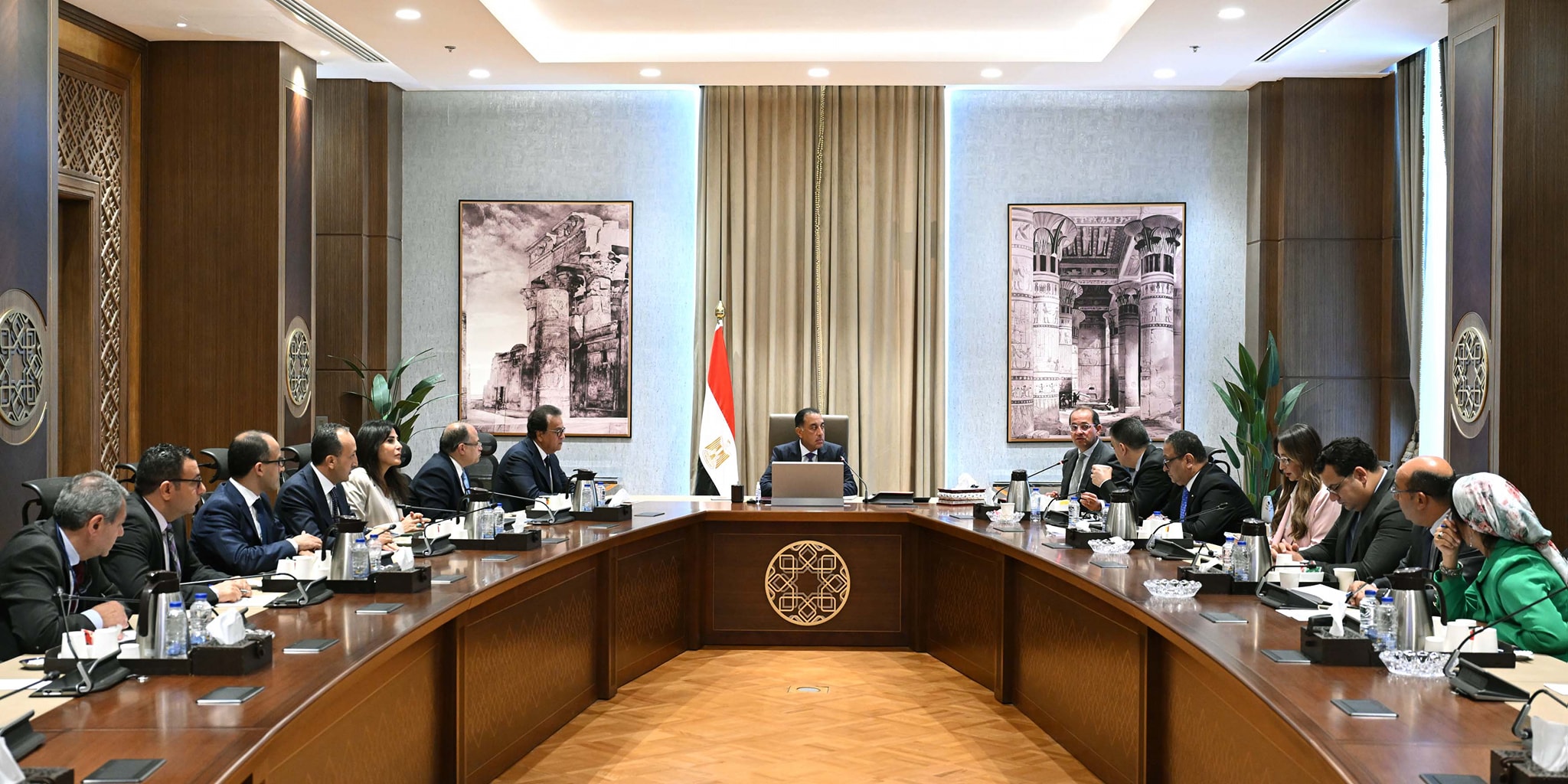 مدبولي يتابع جهود دعم صناعة الدواء في السوق المصرية