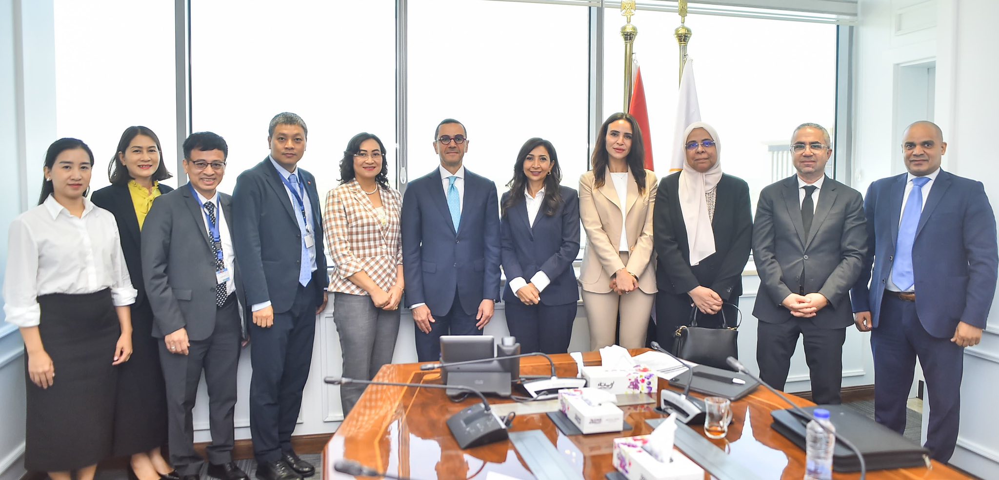 وزير الاستثمار يستقبل نائبة وزير الصناعة والتجارة الفيتنامي