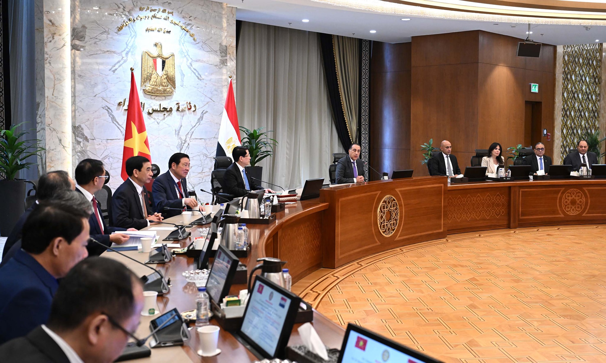 رئيس الوزراء يستقبل رئيس جمهورية فيتنام