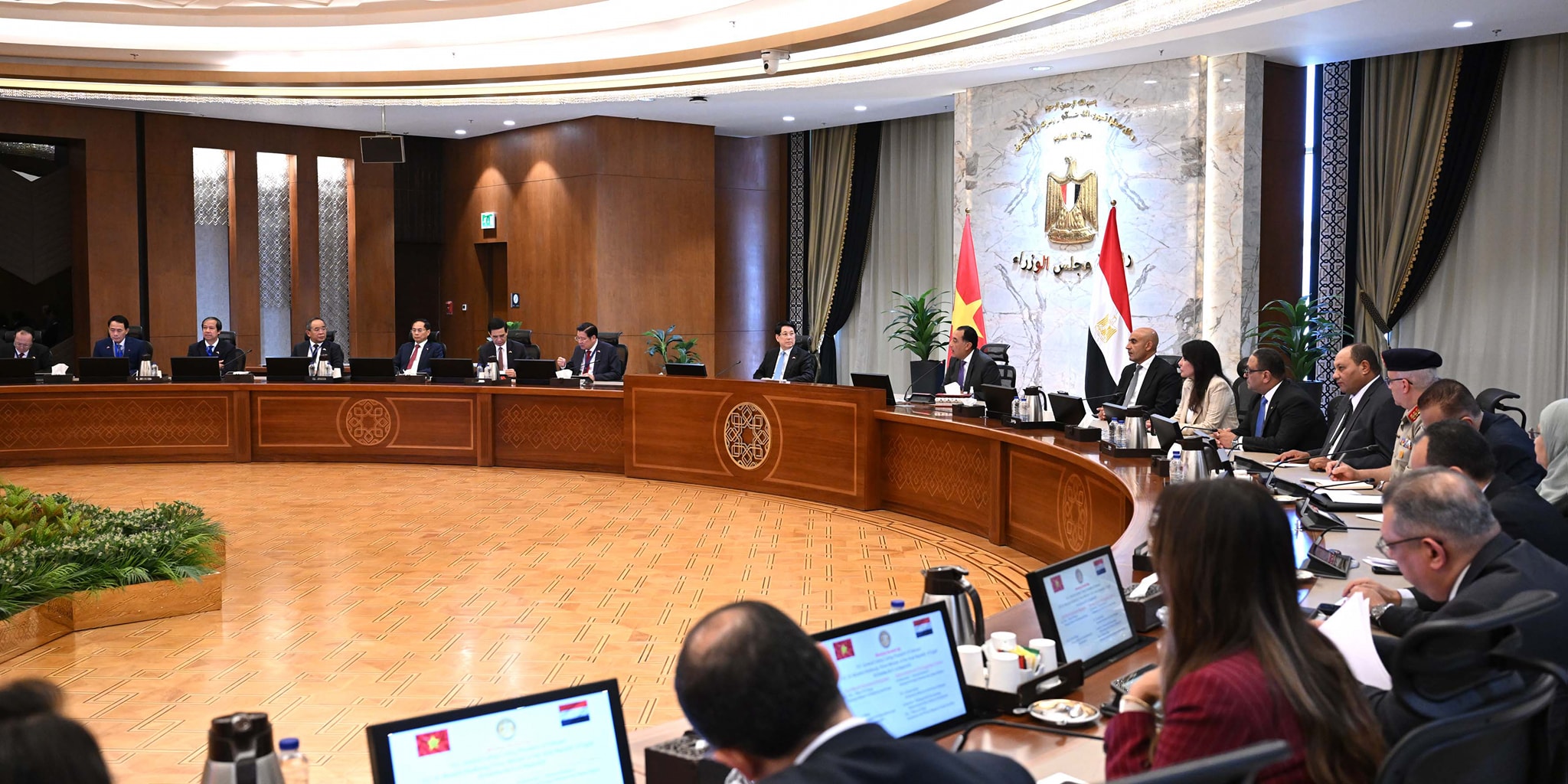رئيس الوزراء يستقبل رئيس جمهورية فيتنام