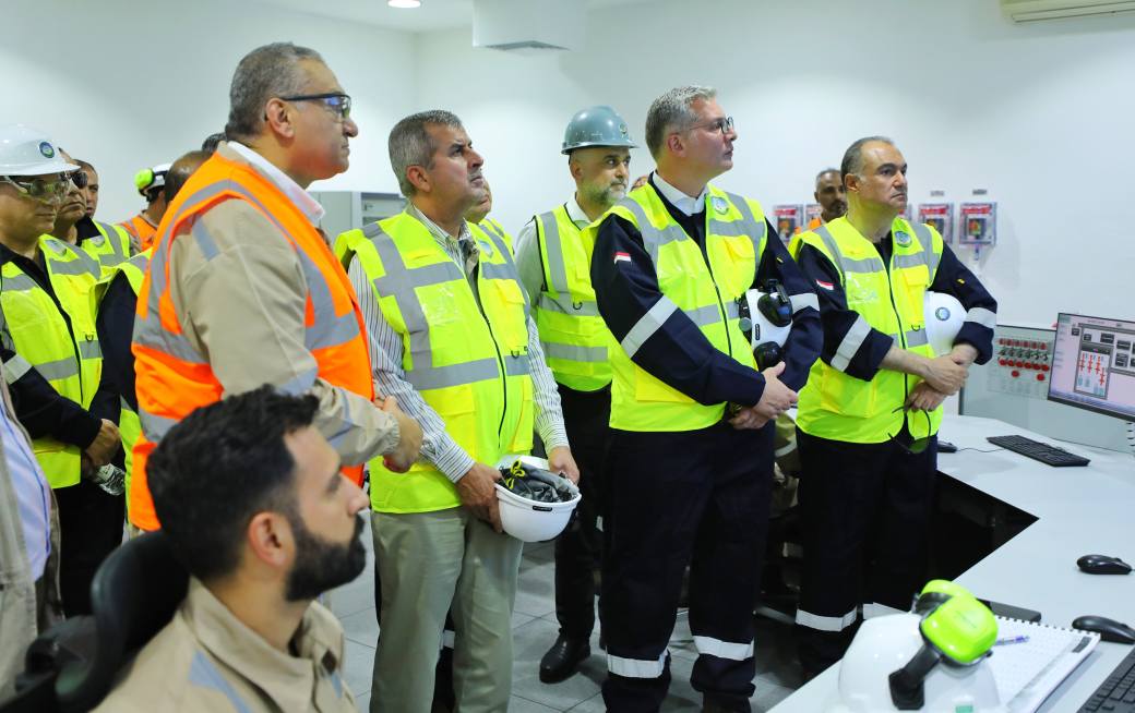 وزير البترول يتفقد بدء تجارب التشغيل لسفينة التغييز إنرجوس فورس