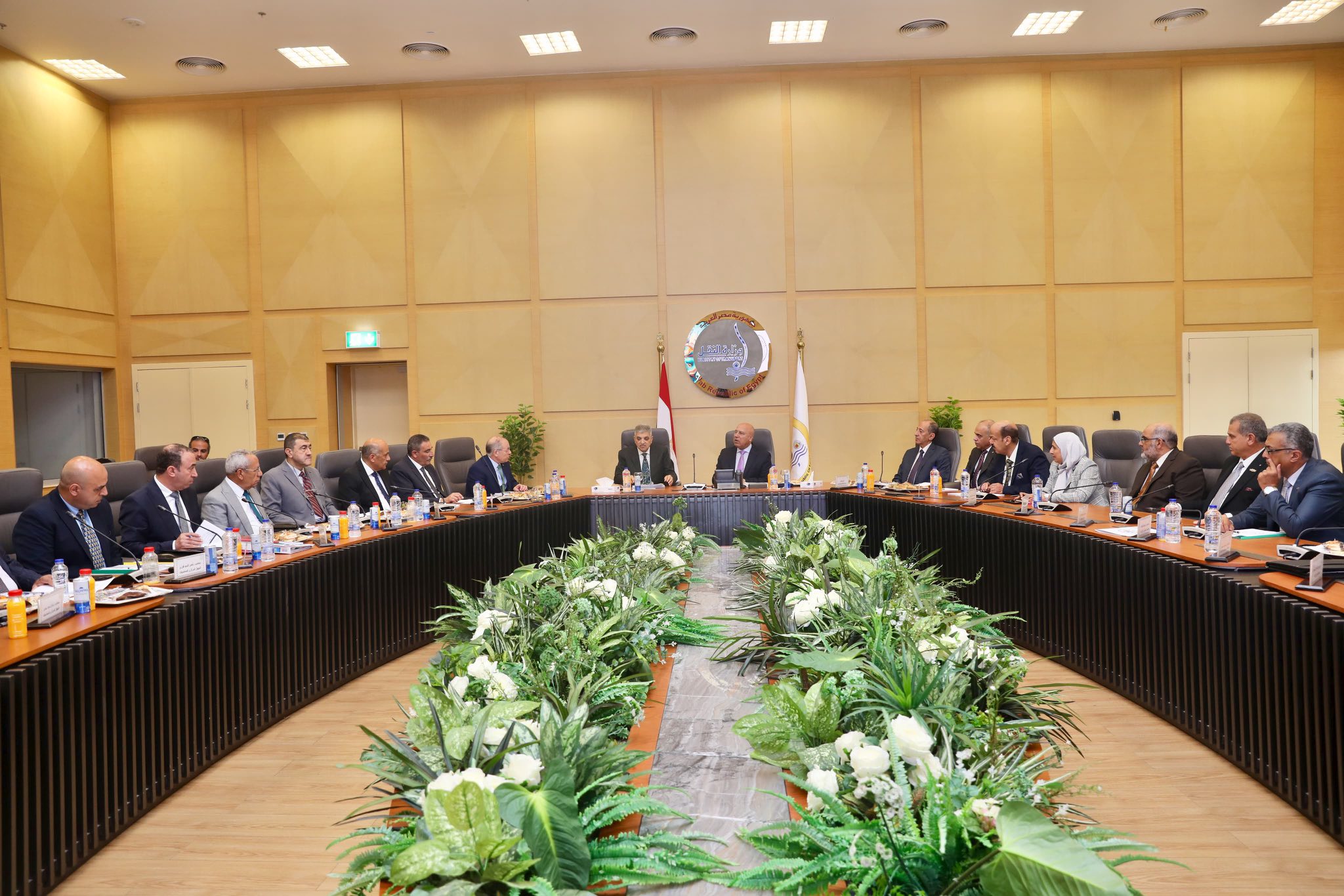 الوزير يترأس أعمال الجمعية العمومية لشركة قناة السويس