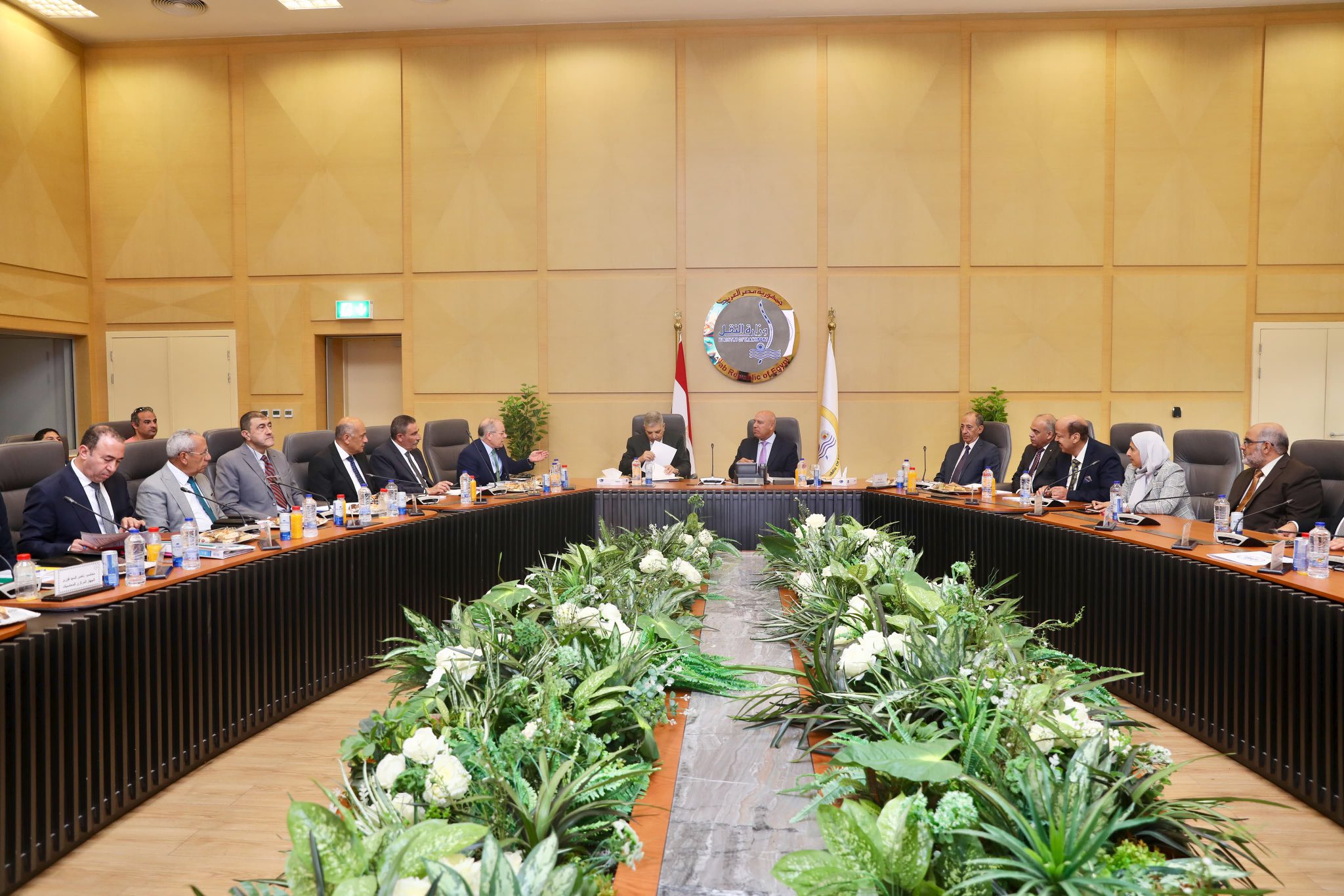 الوزير يترأس أعمال الجمعية العمومية لشركة قناة السويس